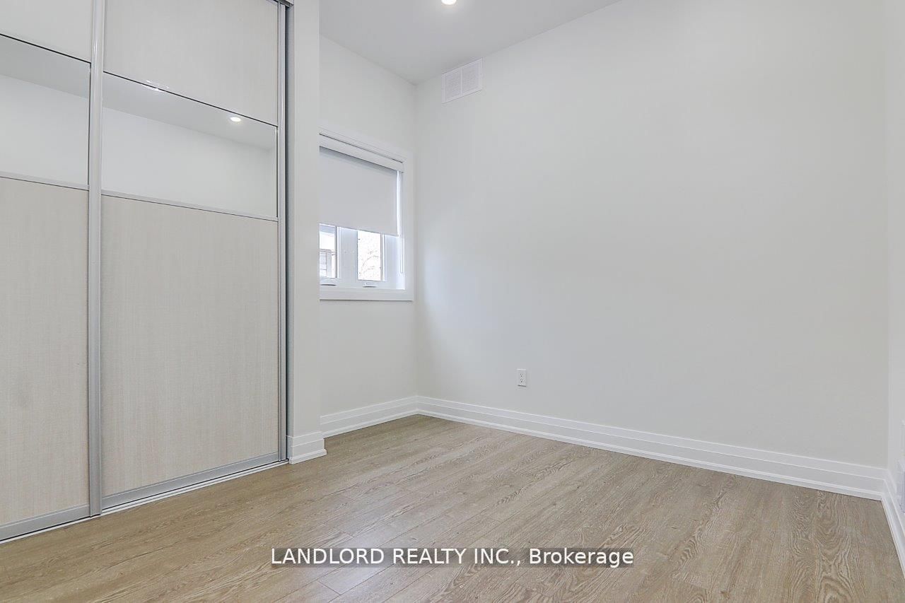 82 Livingstone Ave Property Photo 18