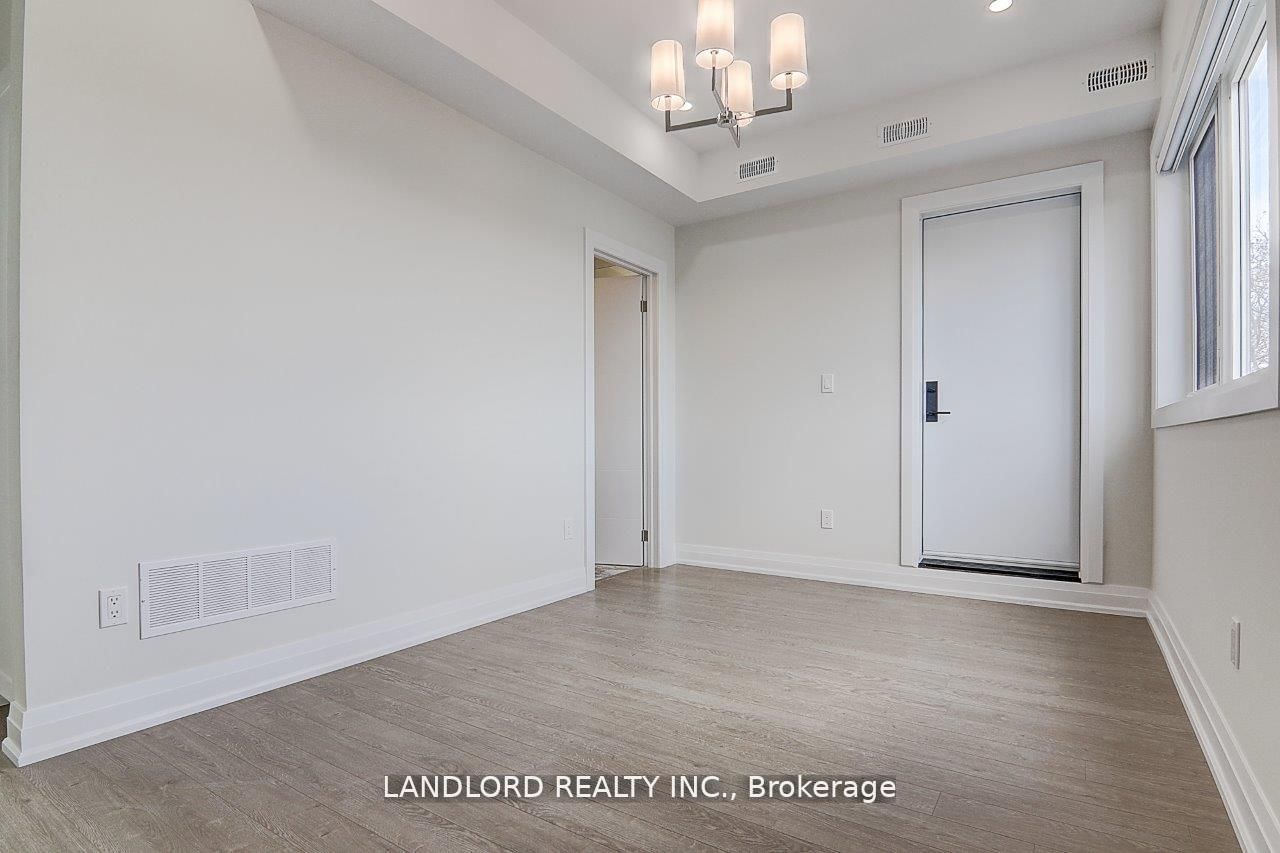 82 Livingstone Ave Property Photo 25