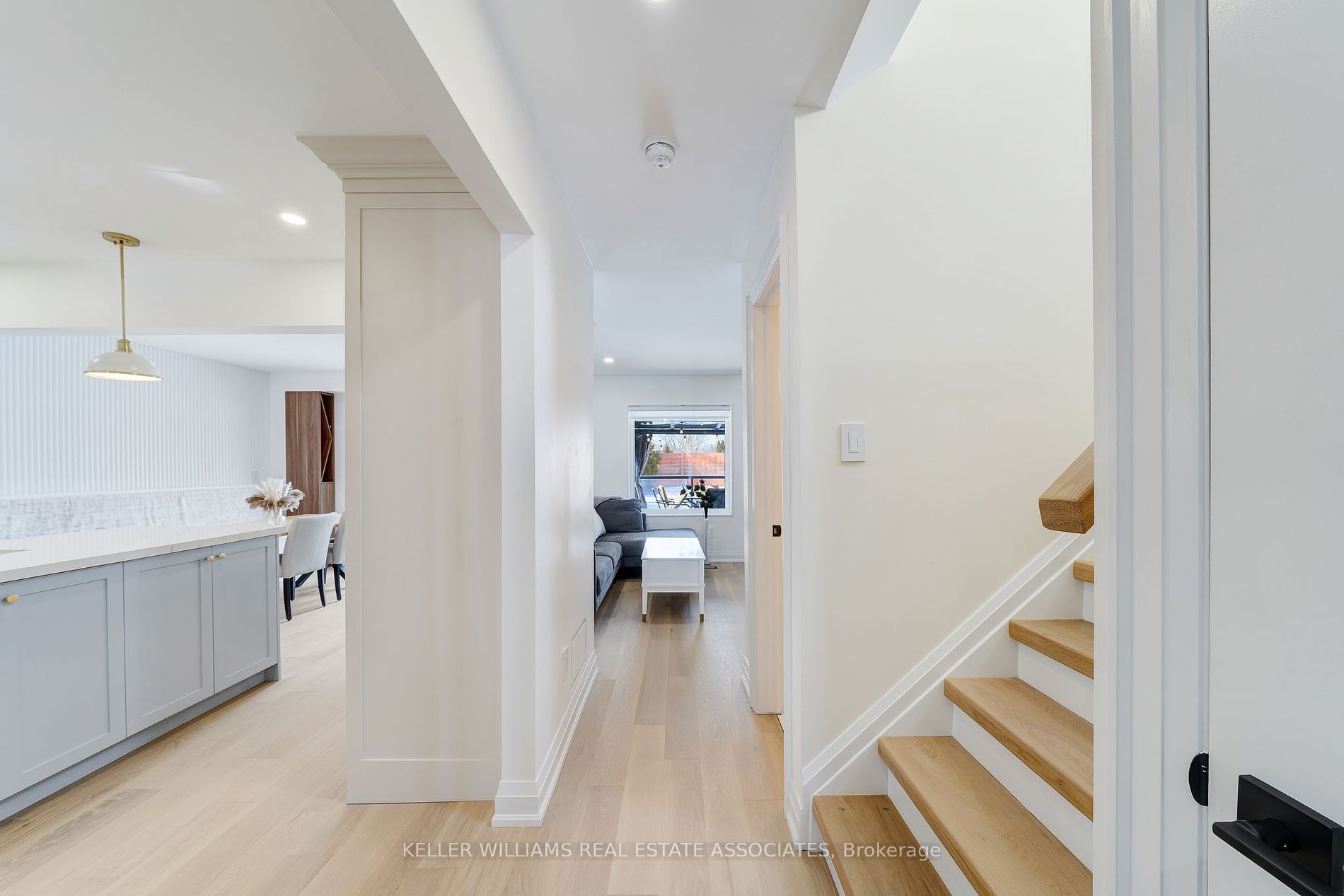 45 Mccullough Cres Property Photo 6
