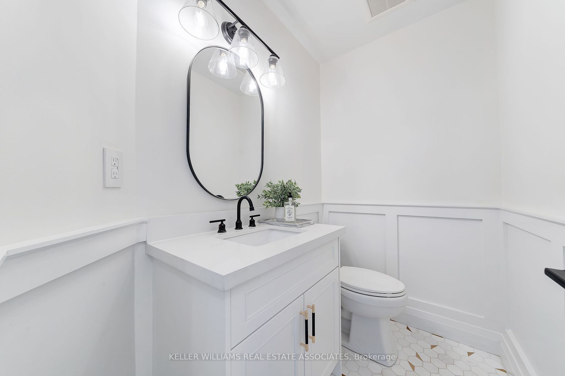 45 Mccullough Cres Property Photo 15