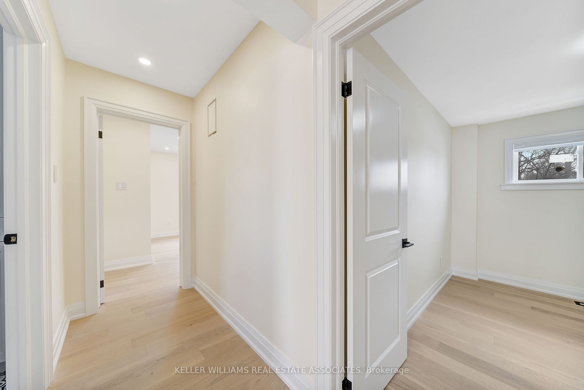 45 Mccullough Cres Property Photo 17