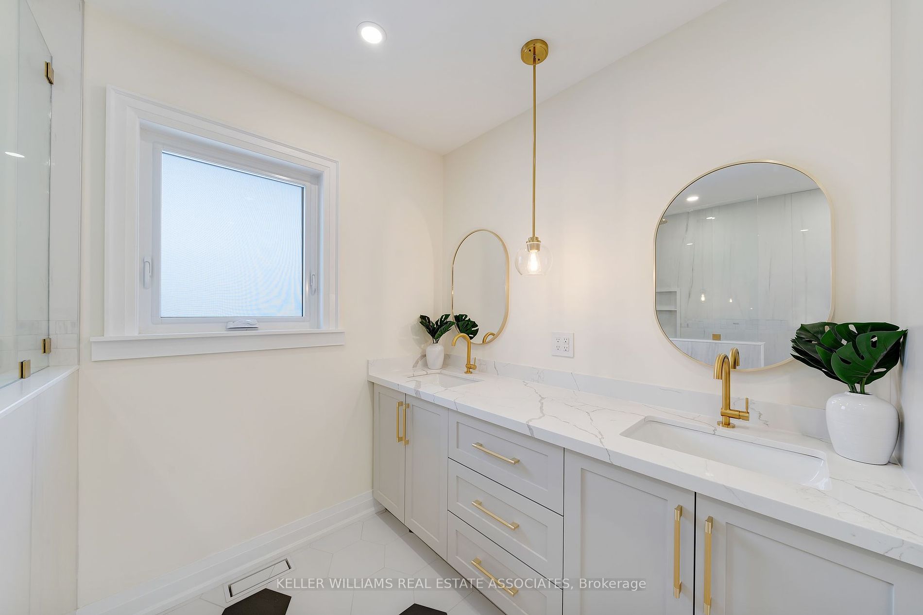 45 Mccullough Cres Property Photo 23