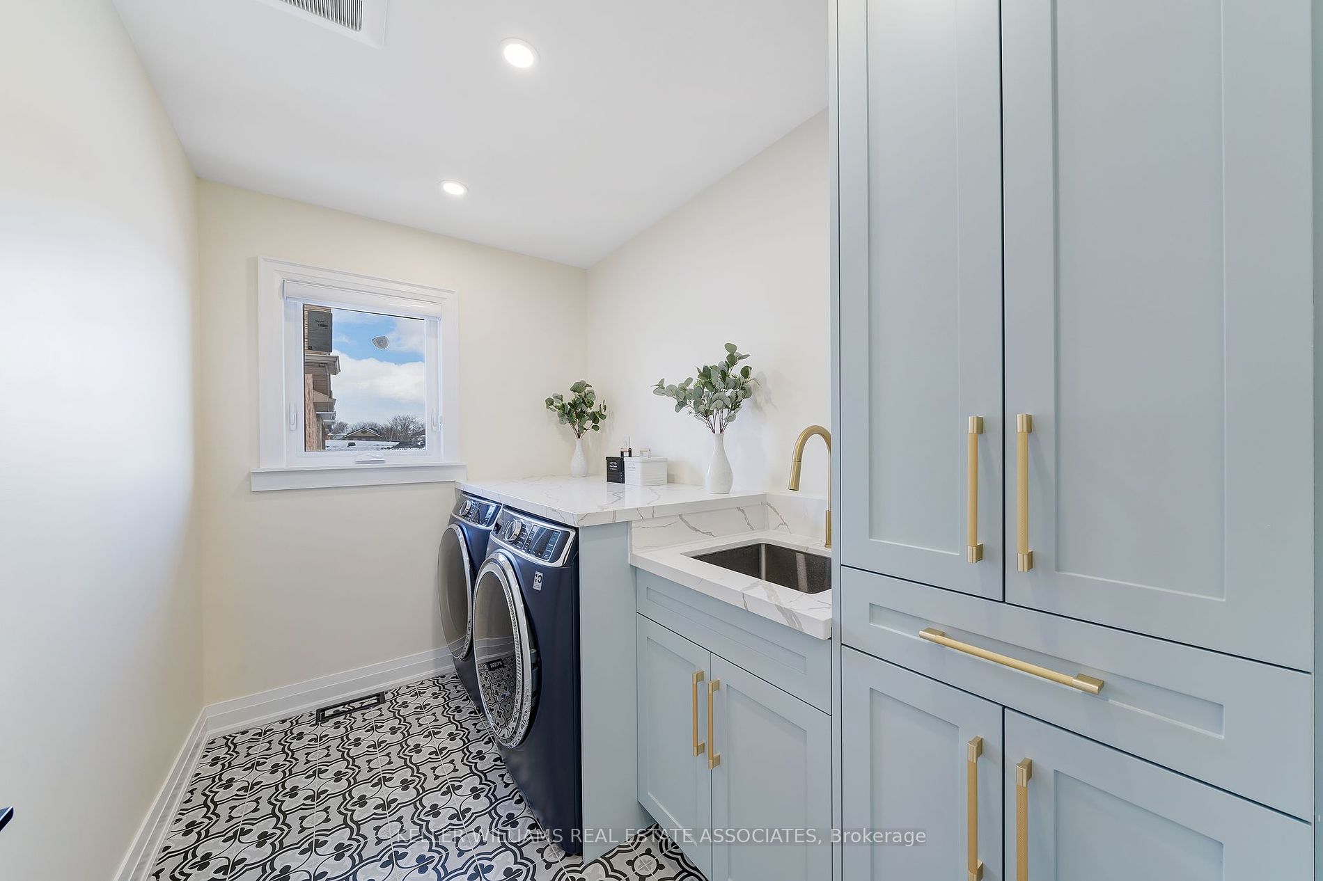 45 Mccullough Cres Property Photo 25