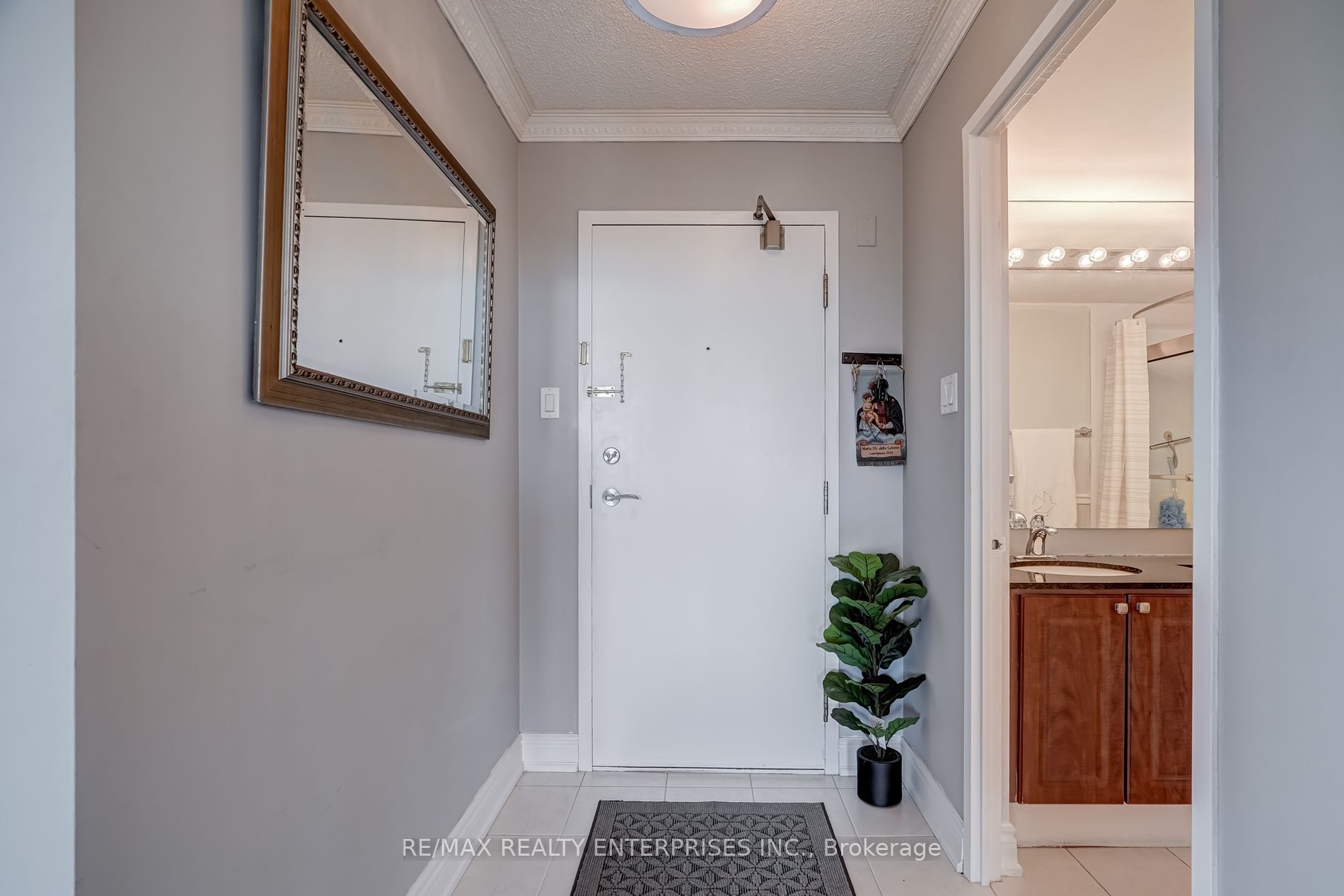 10 Laurelcrest St 15 Property Photo 5