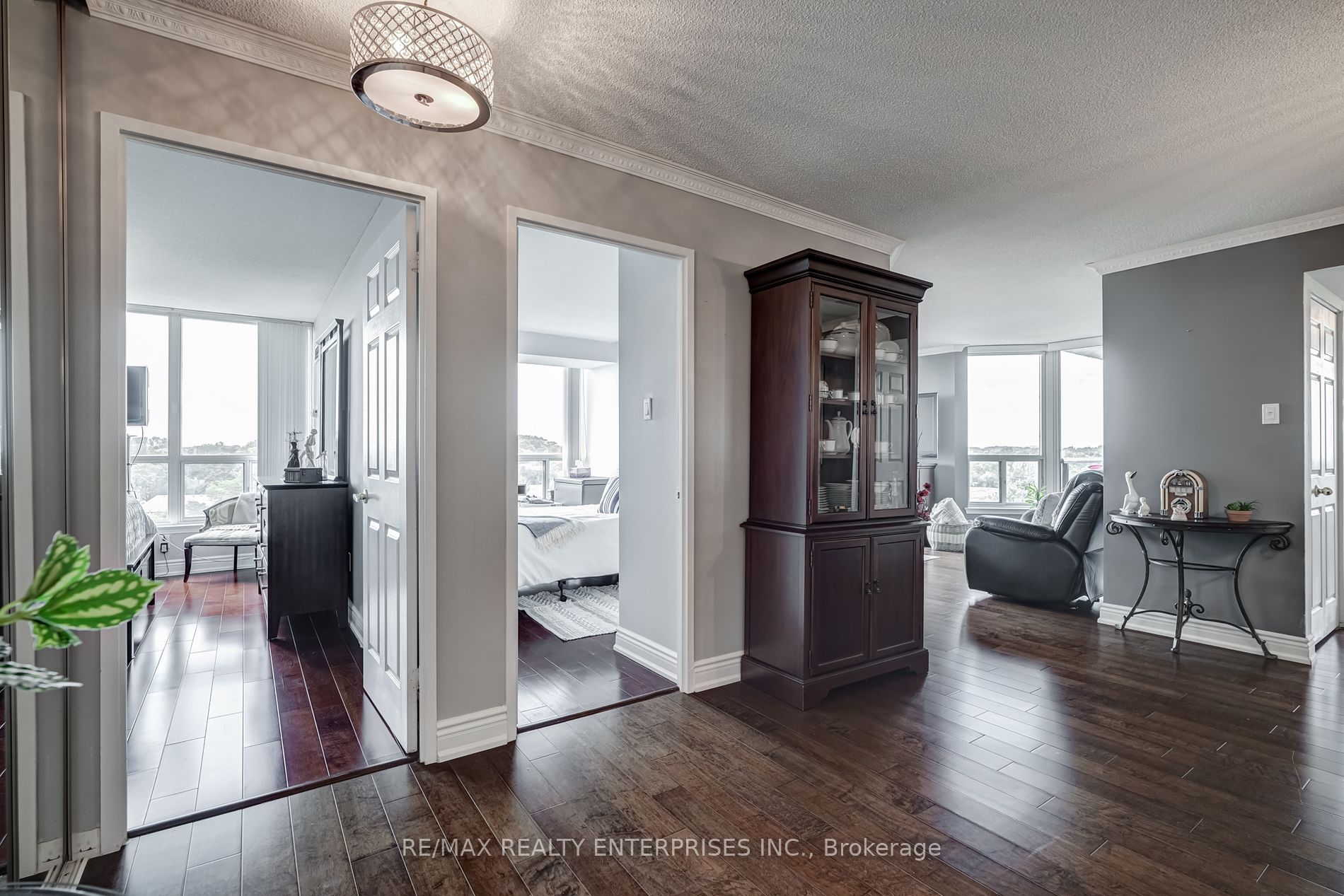10 Laurelcrest St 15 Property Photo 7
