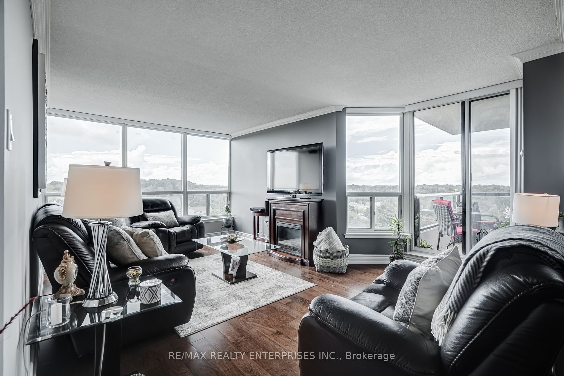 10 Laurelcrest St 15 Property Photo 12