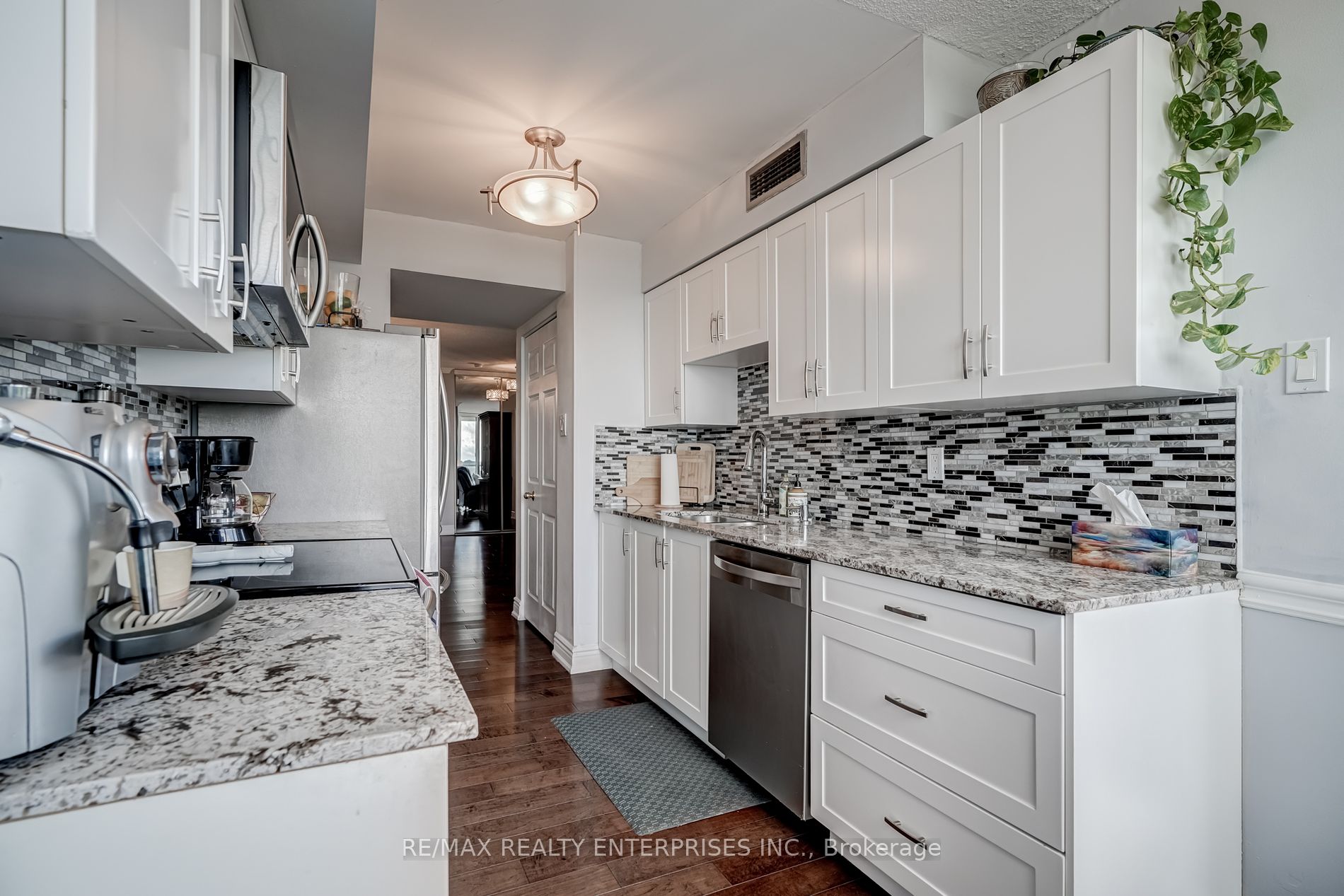 10 Laurelcrest St 15 Property Photo 20