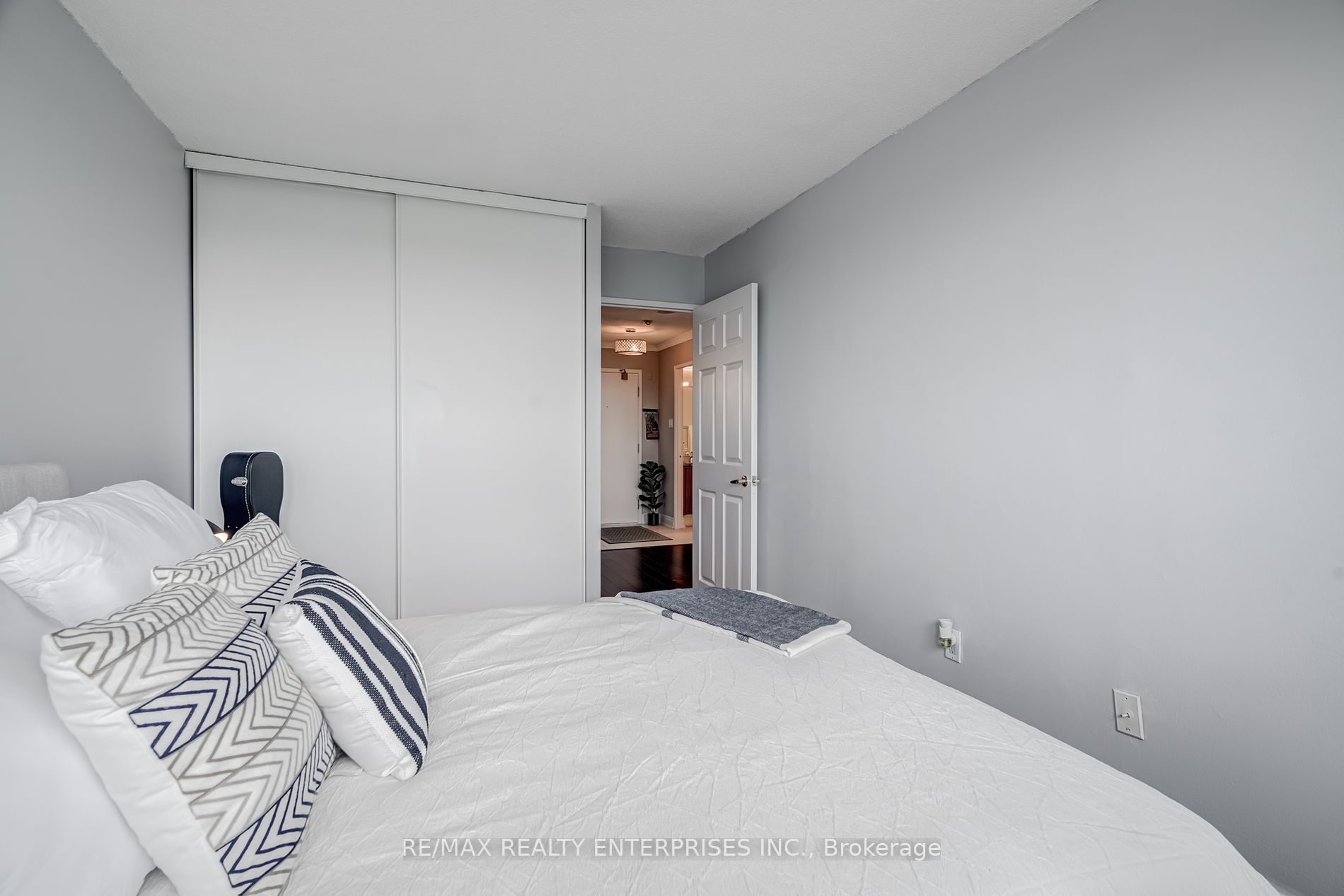 10 Laurelcrest St 15 Property Photo 27