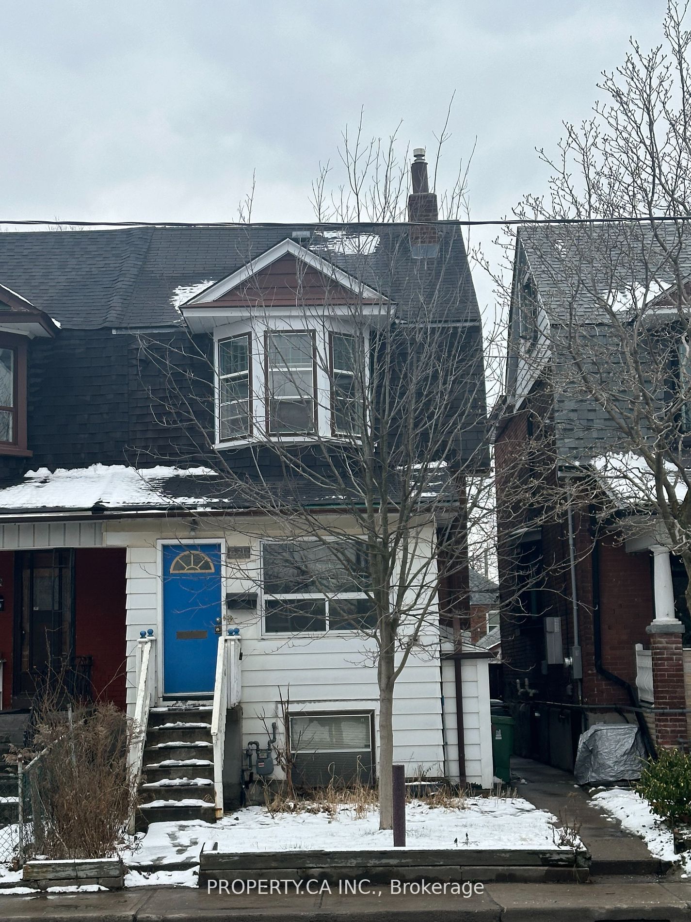697 Dupont St Property Photo 2