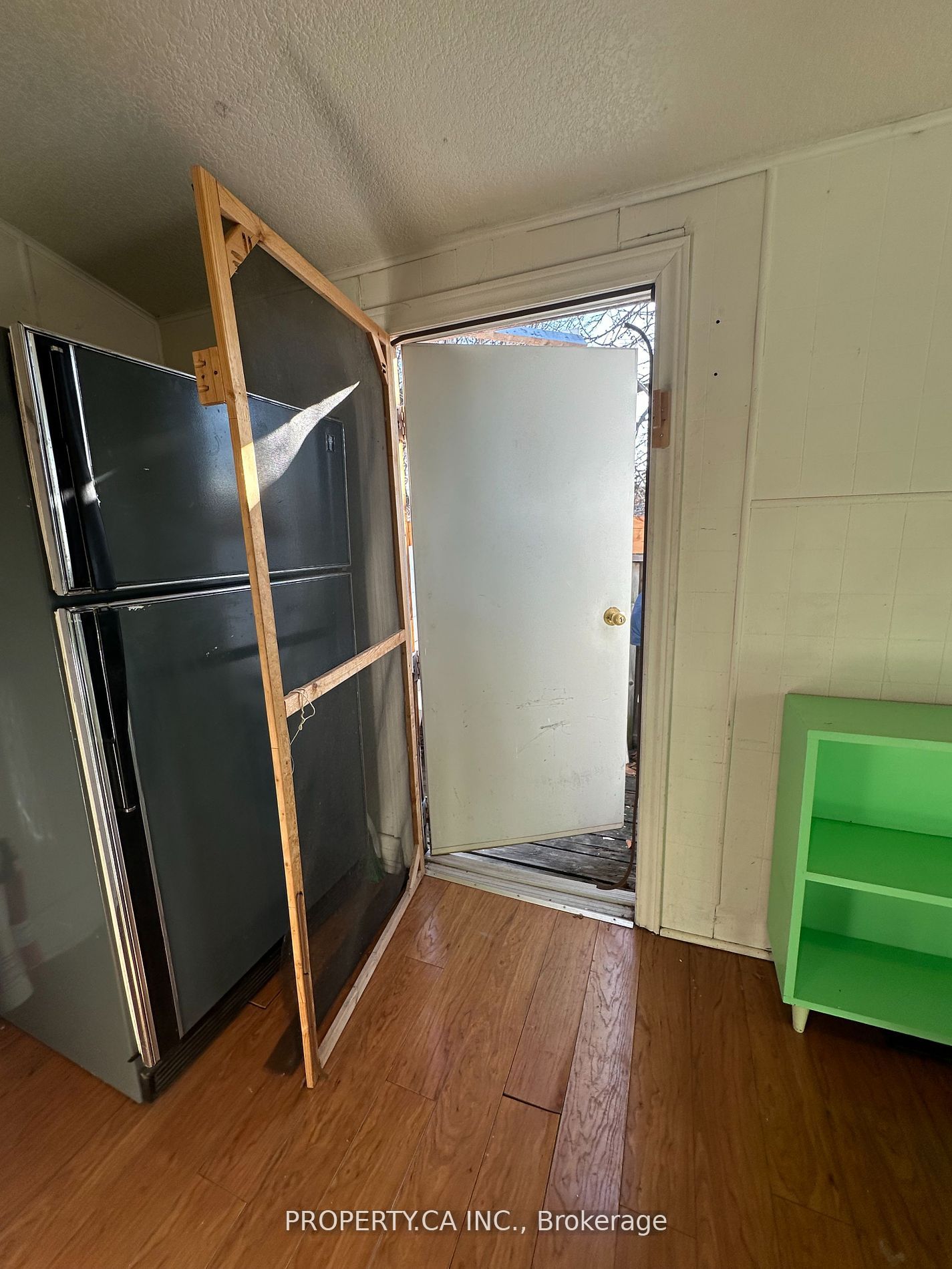 697 Dupont St Property Photo 12
