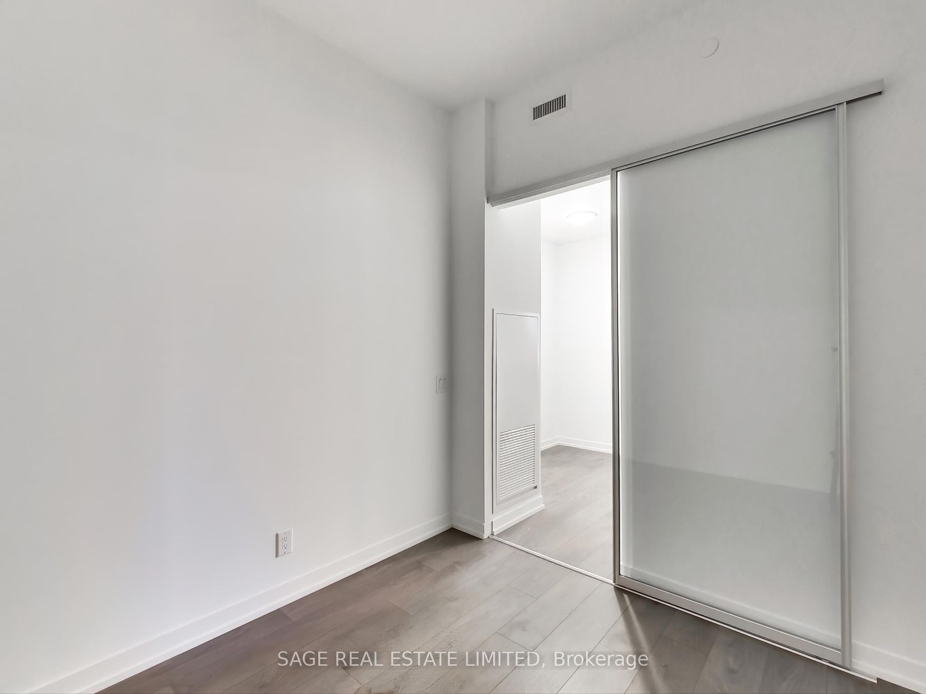 270 Dufferin St 24 Property Photo 2