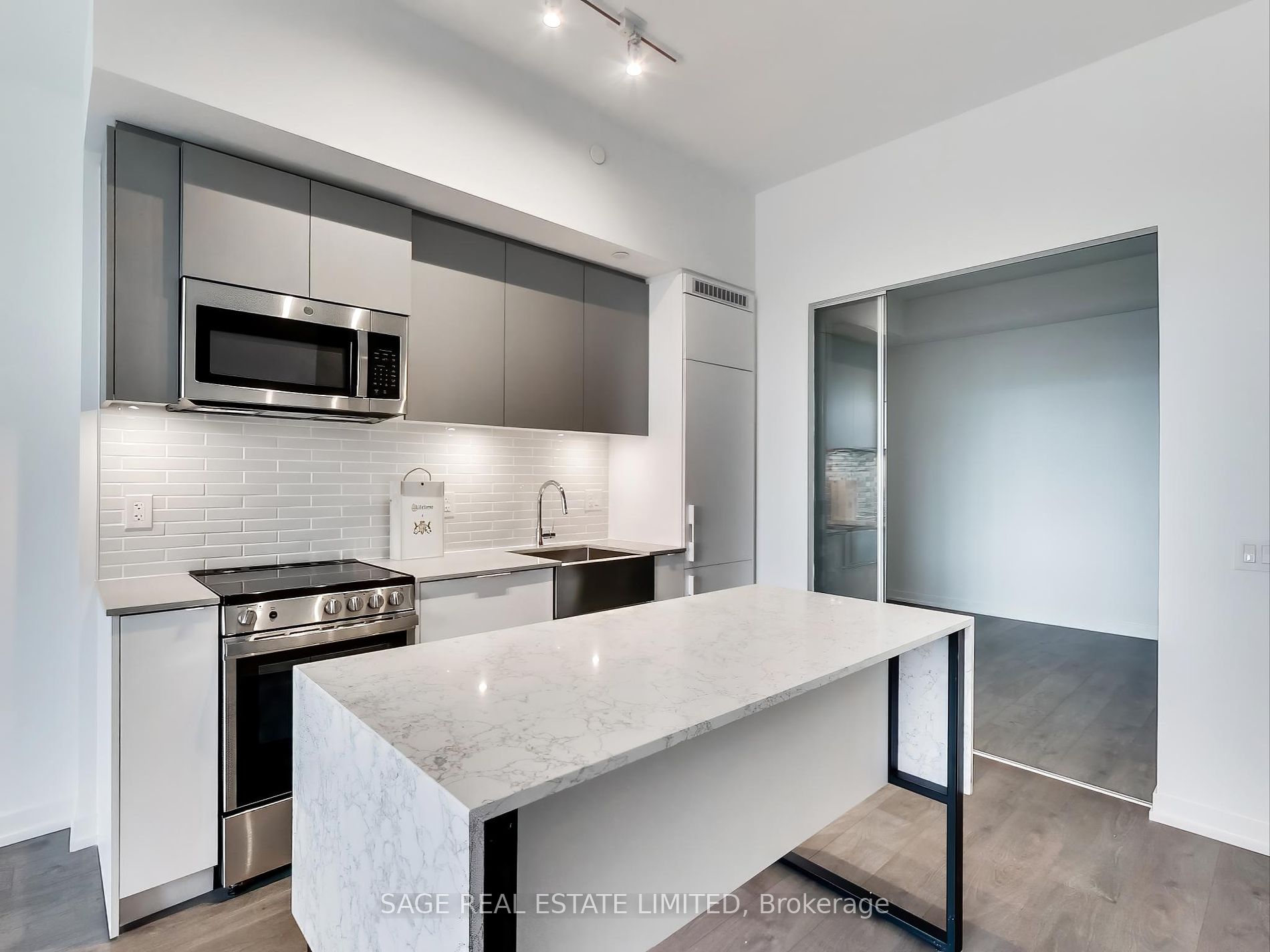 270 Dufferin St 24 Property Photo 11