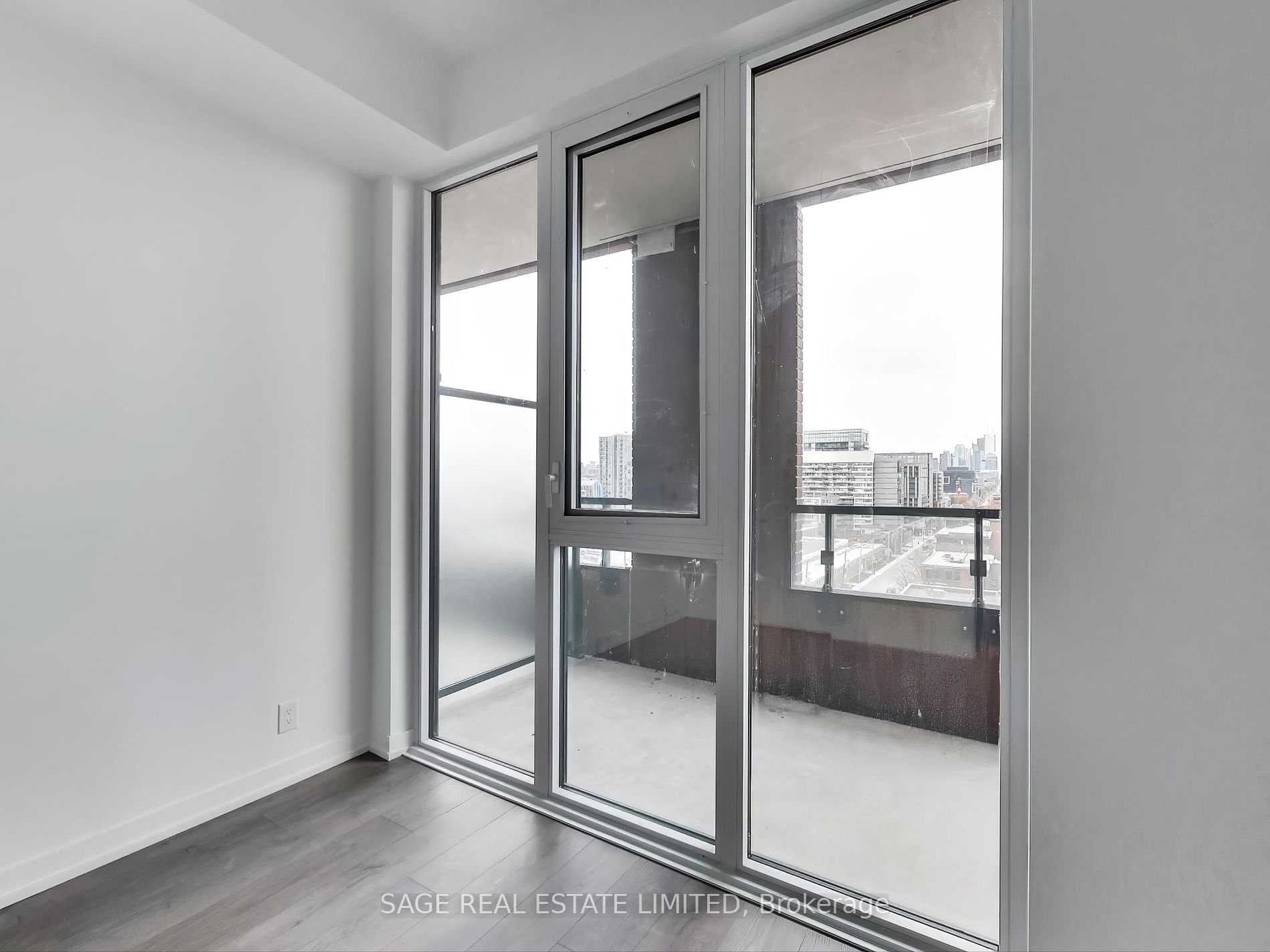270 Dufferin St 24 Property Photo 15