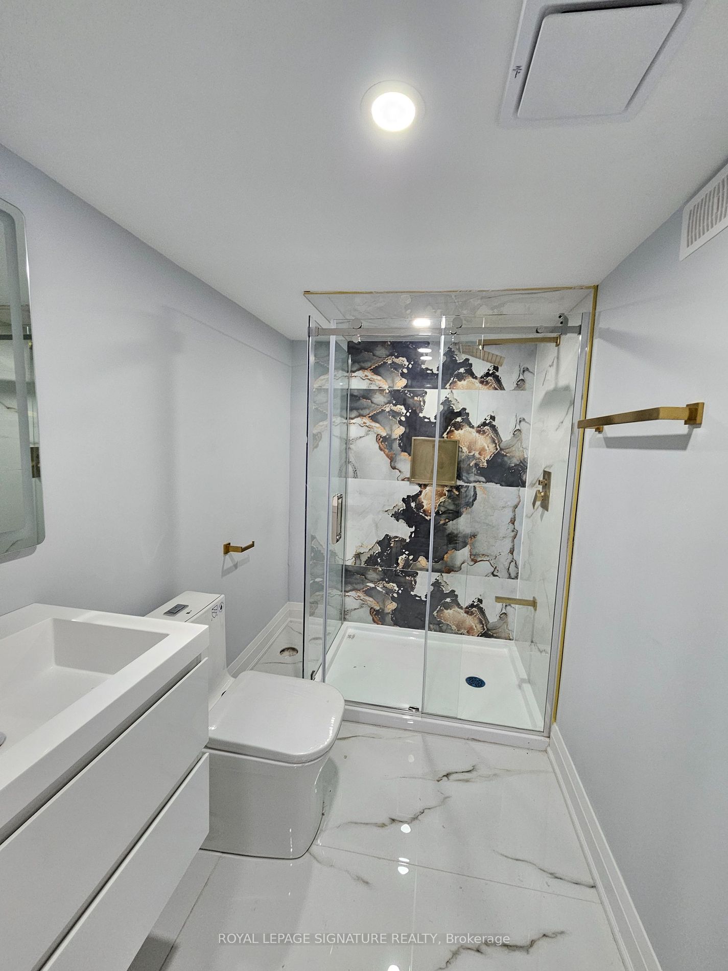 24 Mount Royal Circ Property Photo 4