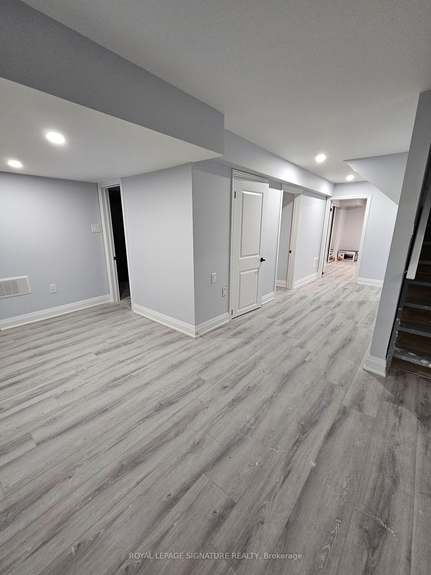 24 Mount Royal Circ Property Photo 5