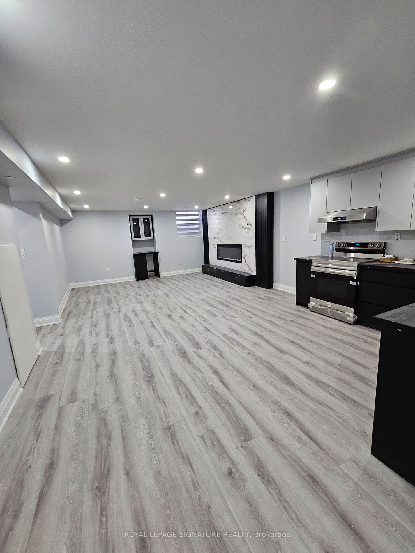 24 Mount Royal Circ Property Photo 6