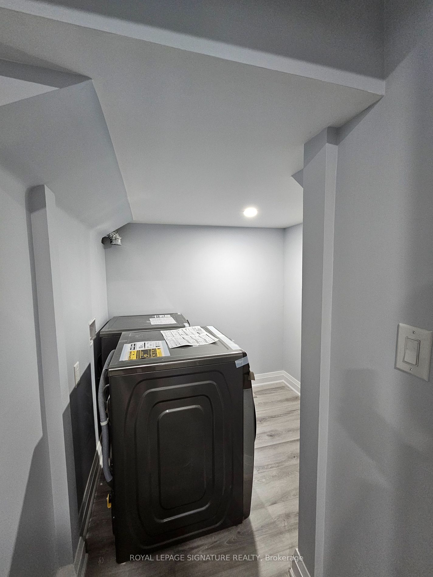 24 Mount Royal Circ Property Photo 7