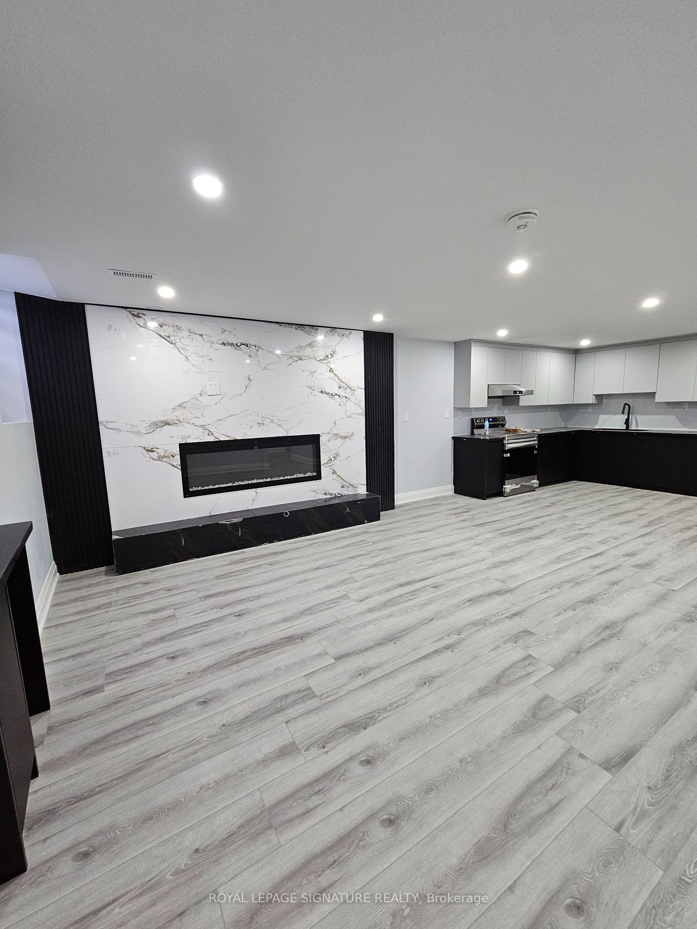 24 Mount Royal Circ Property Photo 10