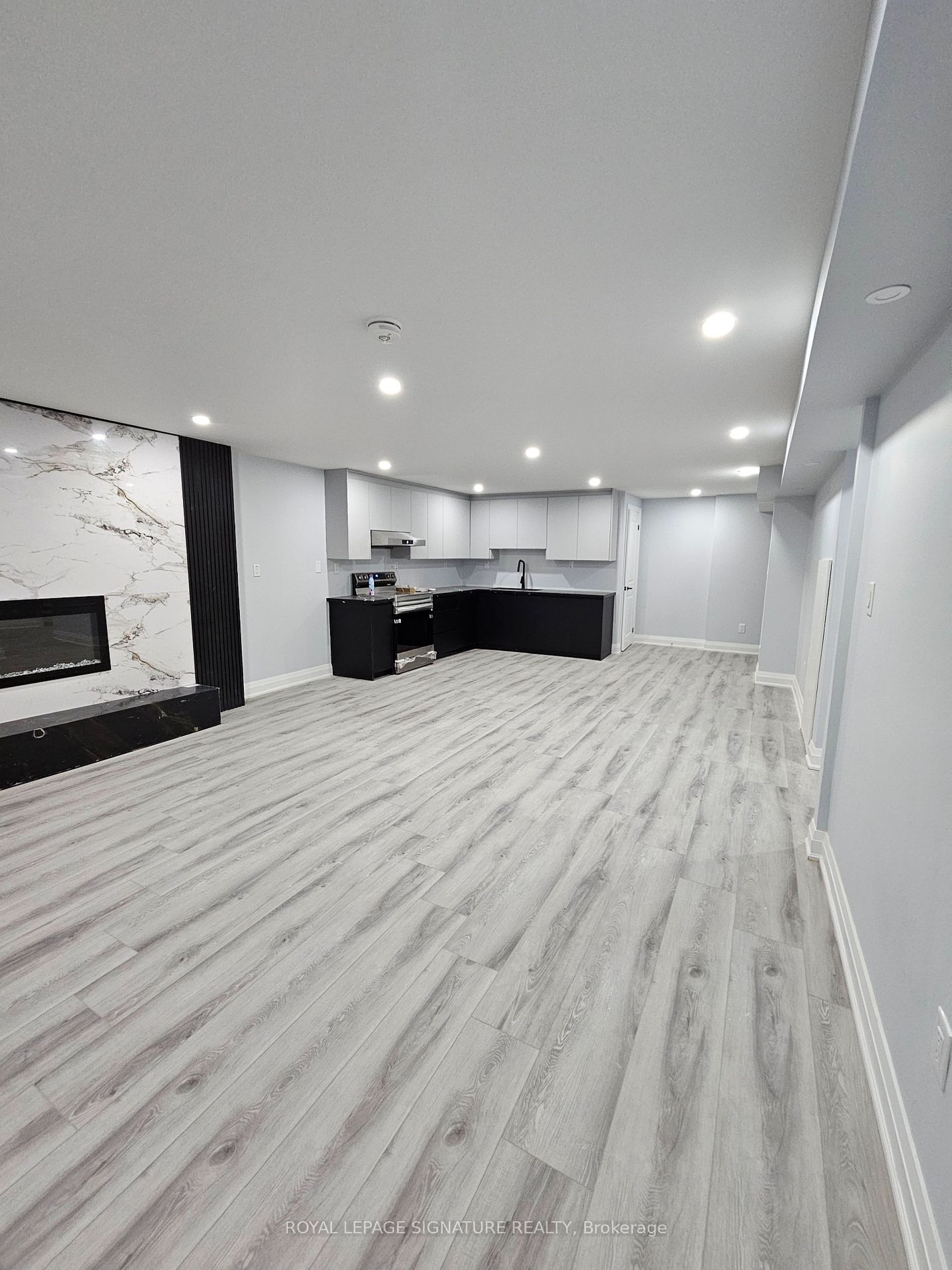 24 Mount Royal Circ Property Photo 11