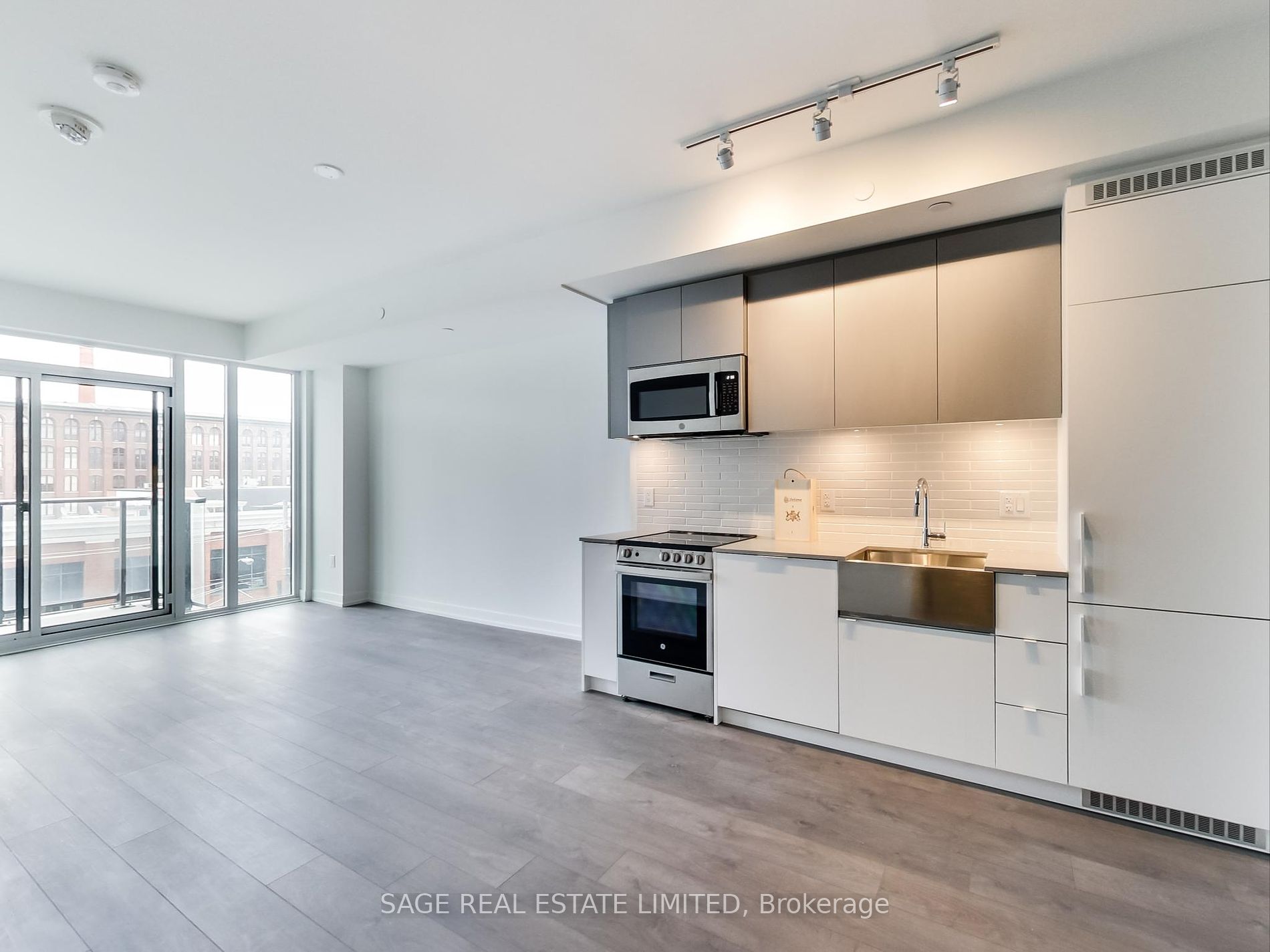 270 Dufferin St 27 Property Photo 2