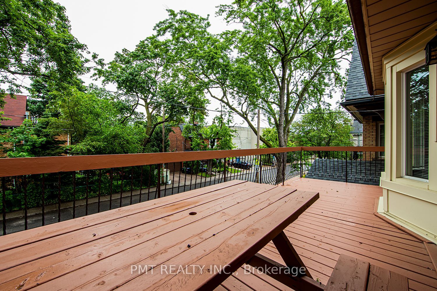 394 Sunnyside Ave Property Photo 22