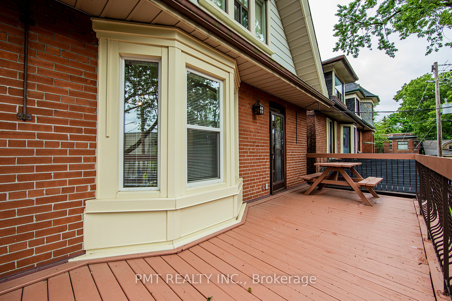 394 Sunnyside Ave Property Photo 23