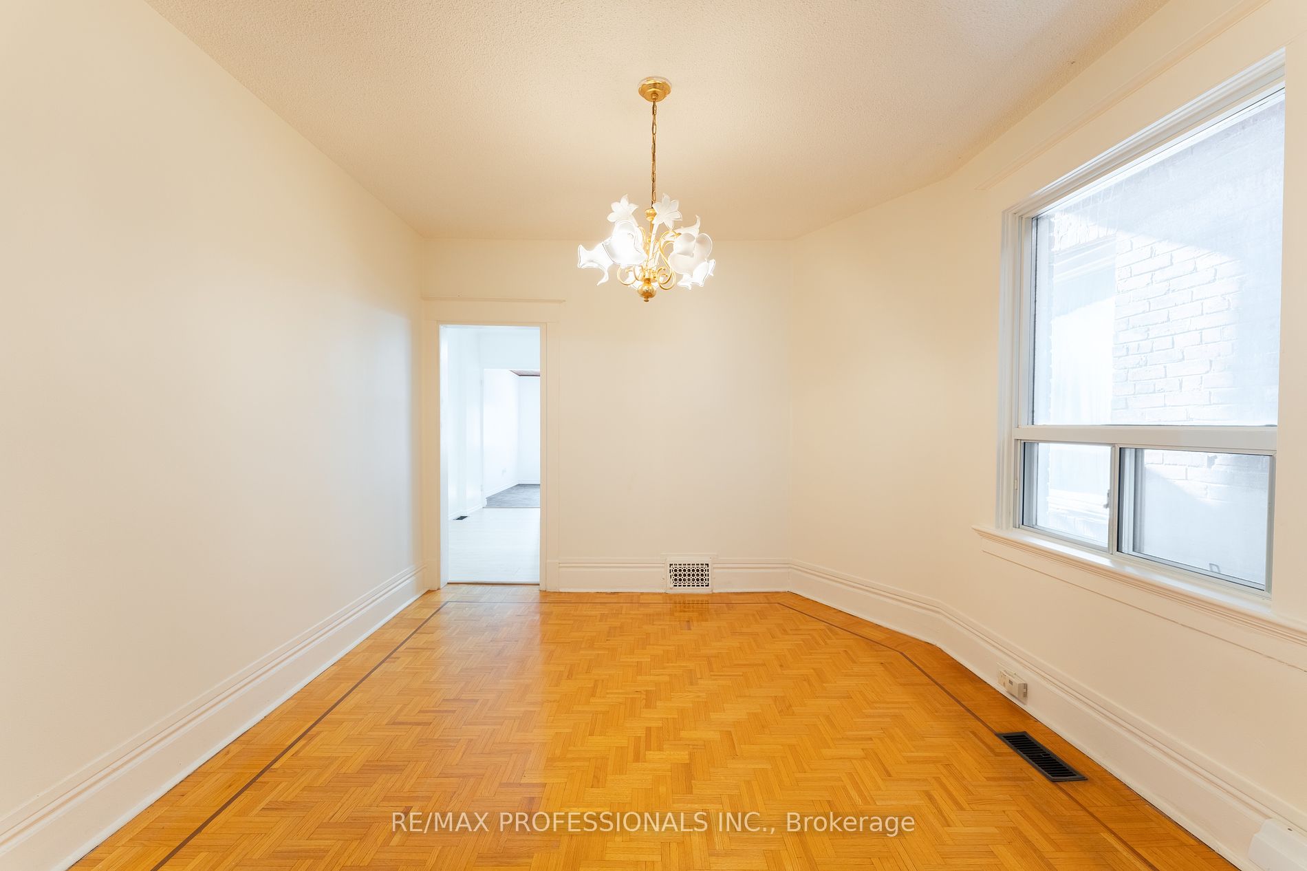 65 Macgregor Ave Property Photo 10