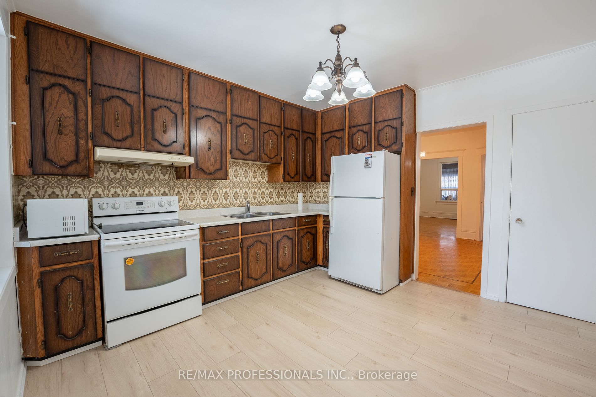 65 Macgregor Ave Property Photo 12