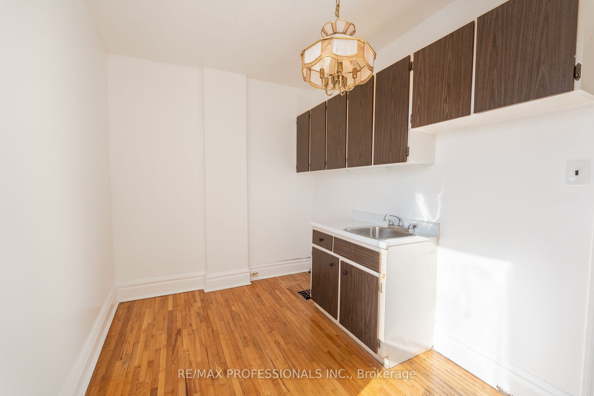 65 Macgregor Ave Property Photo 17