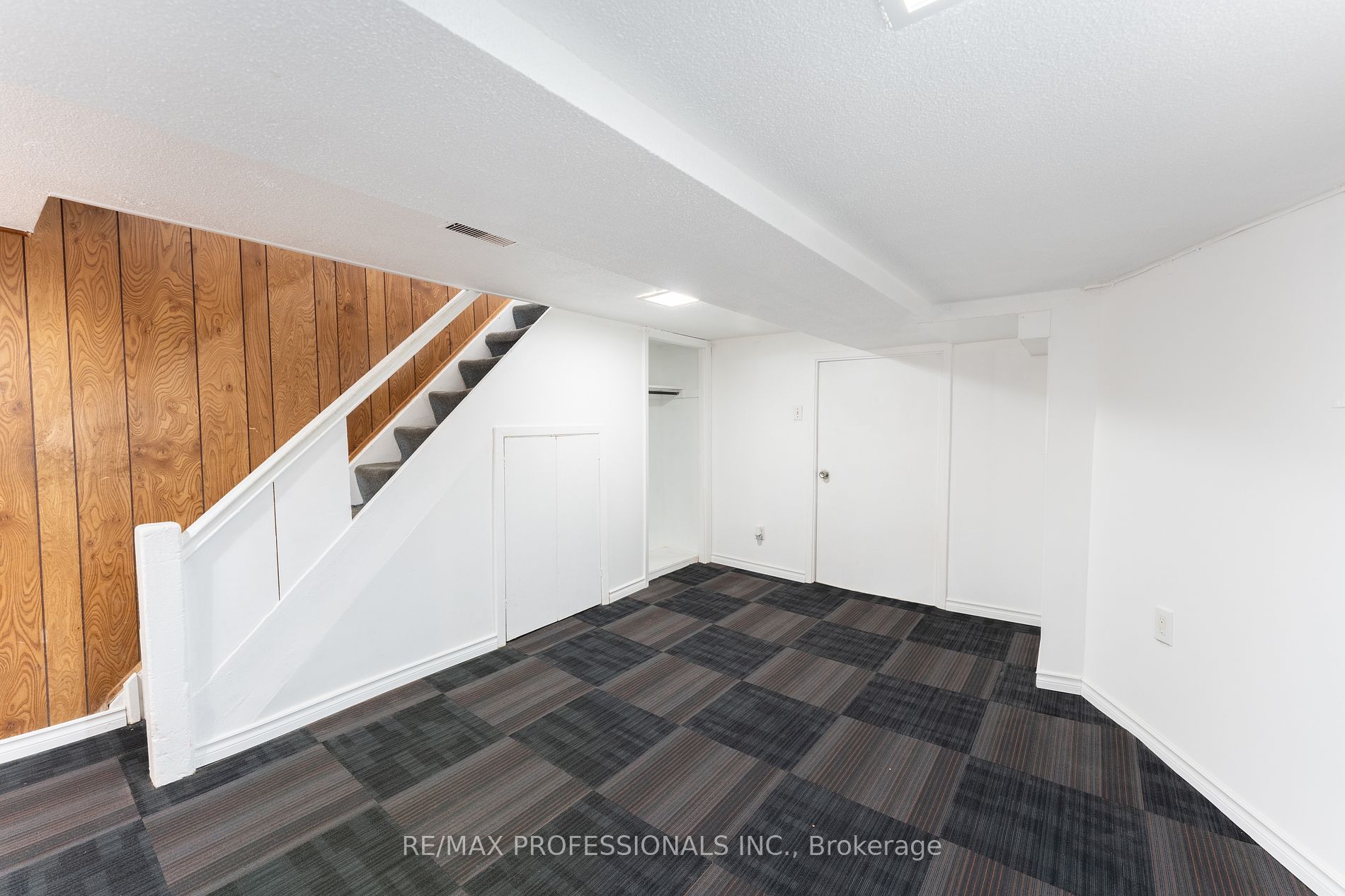 65 Macgregor Ave Property Photo 23