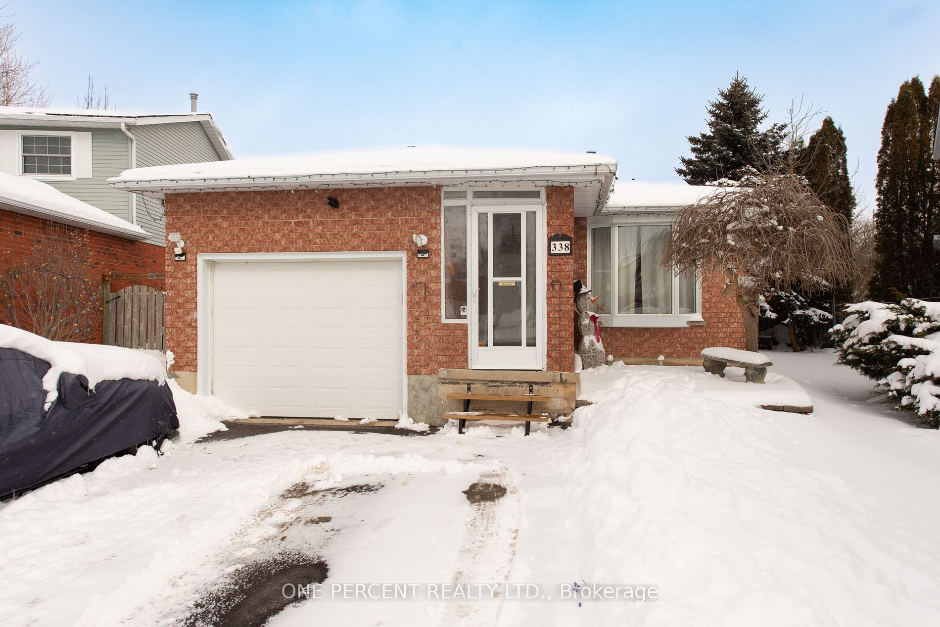 338 Adams Crt Property Photo 1