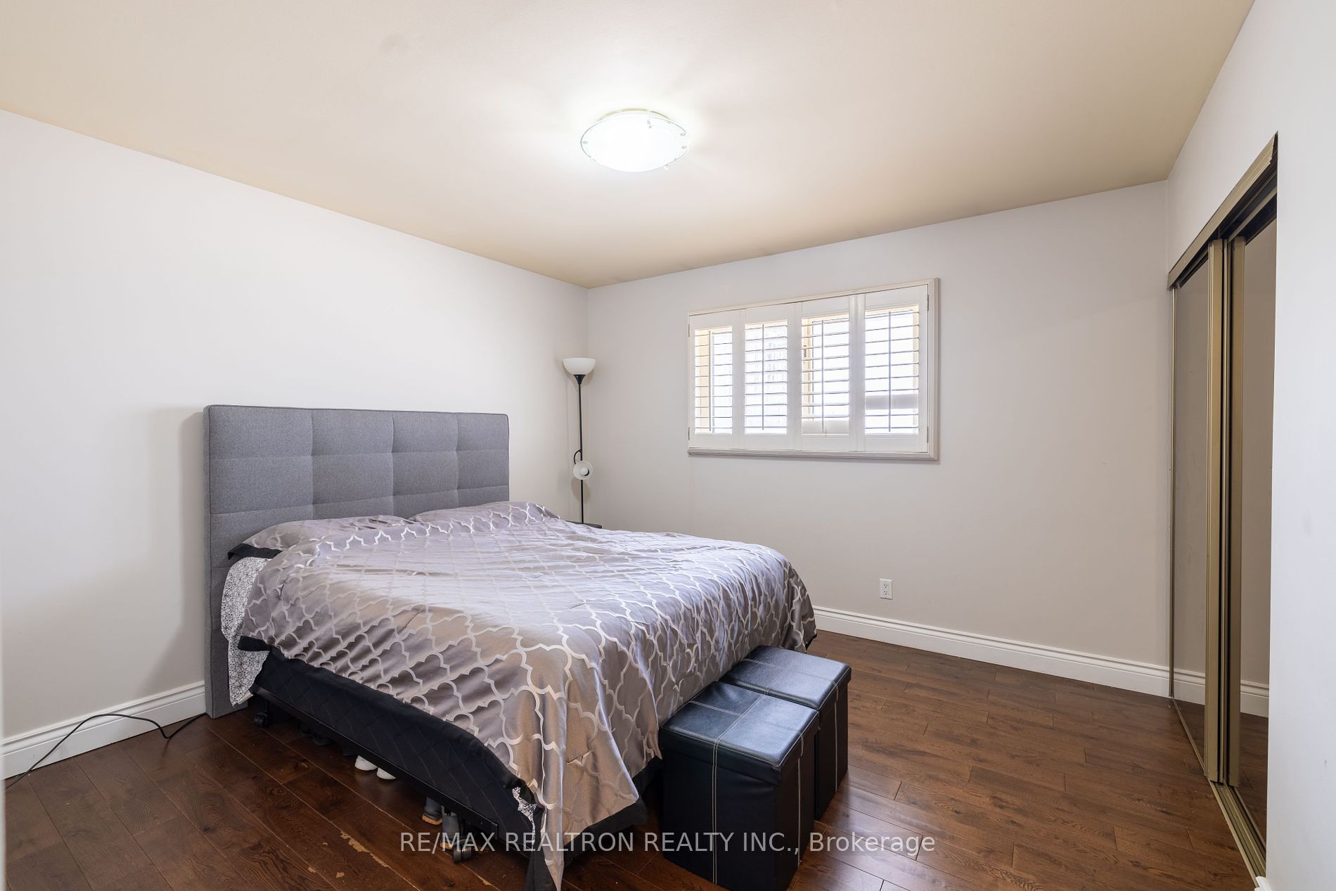 1402 Gainsborough Dr Property Photo 10