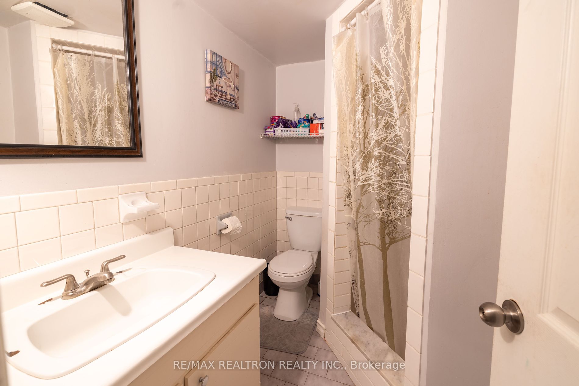 1402 Gainsborough Dr Property Photo 20