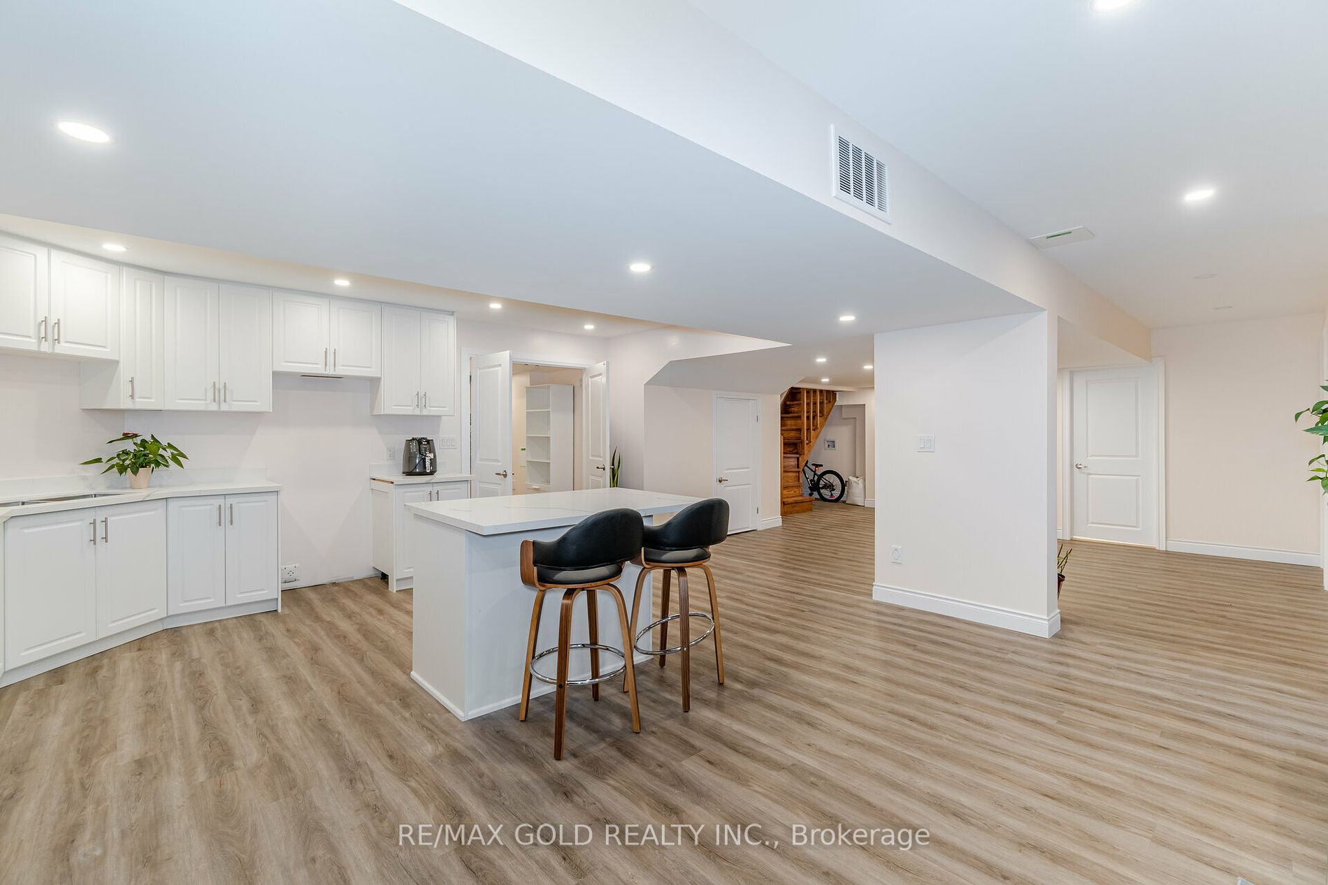 9 Scotchmere Cres Property Photo 34