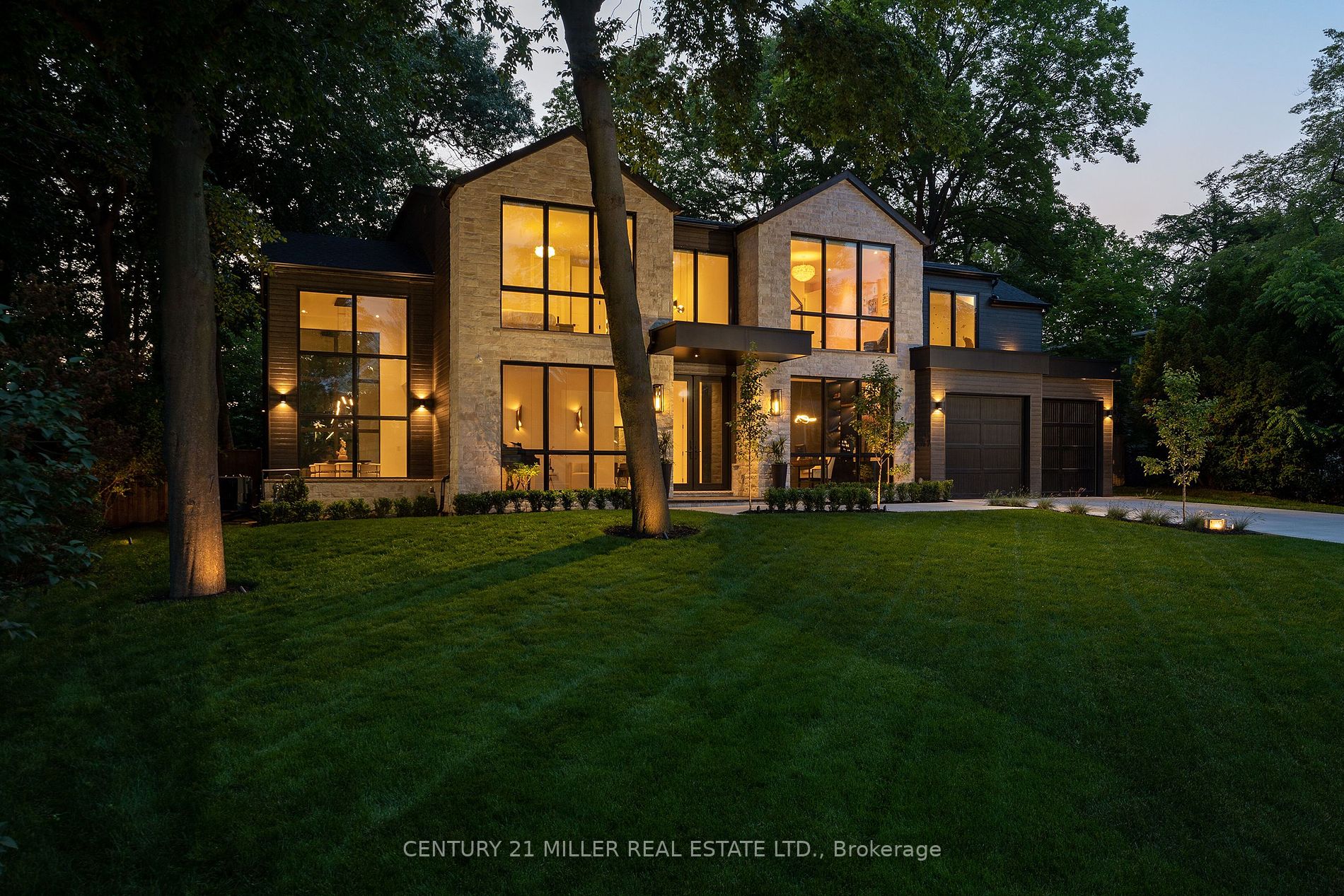 2102 Glenforest Cres Property Photo 1