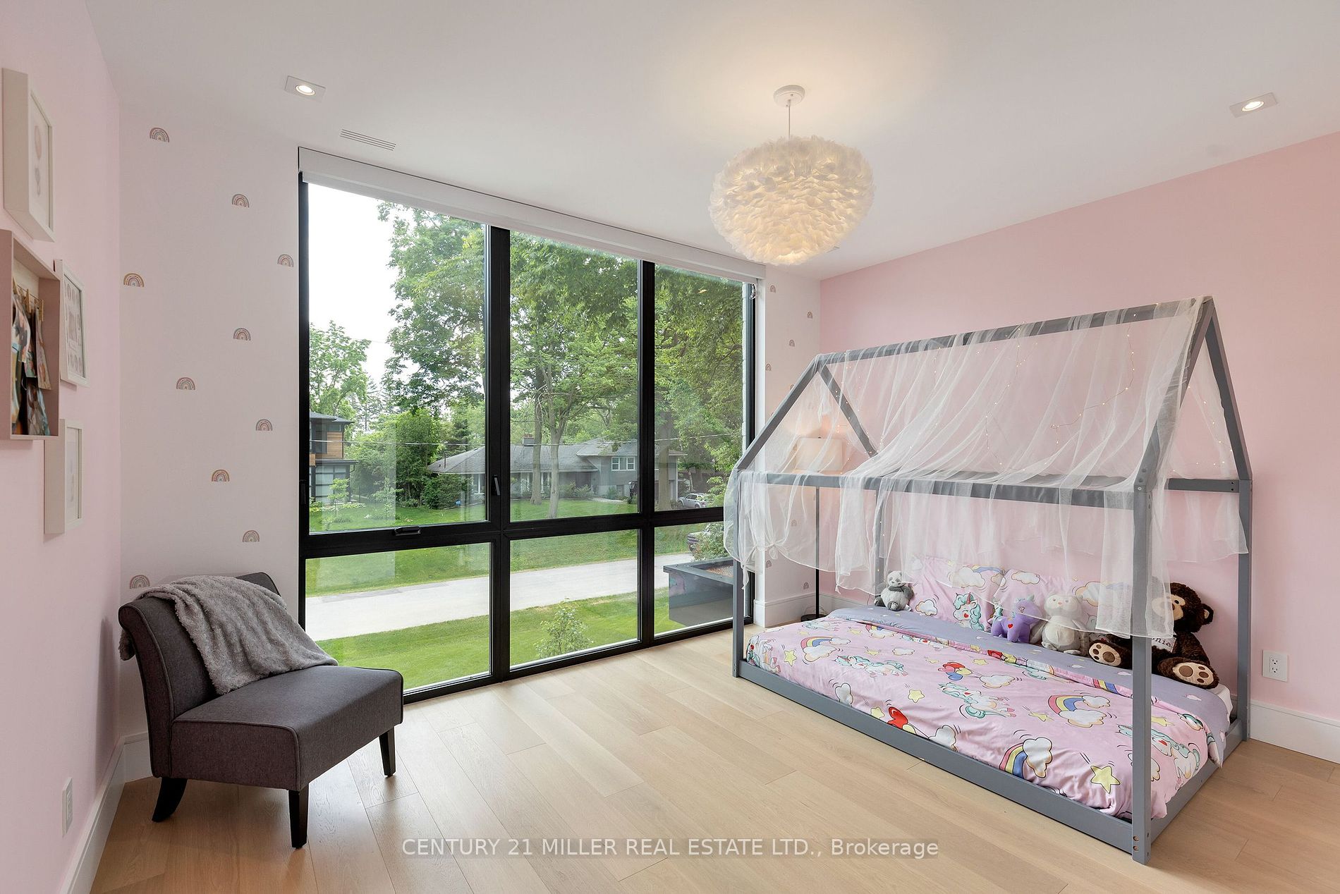2102 Glenforest Cres Property Photo 27