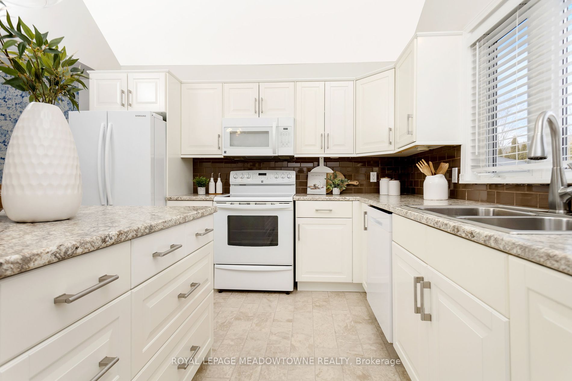 131 Bell St Property Photo 12