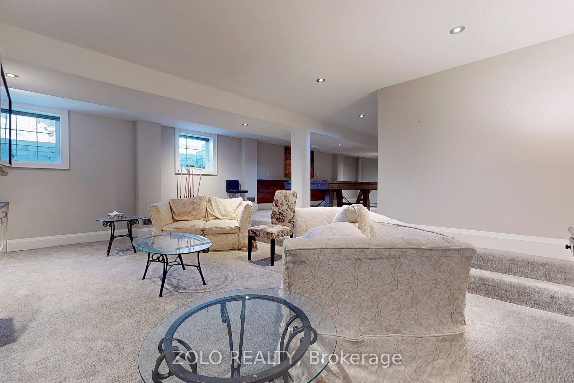 593 Unsworth Ave Property Photo 31