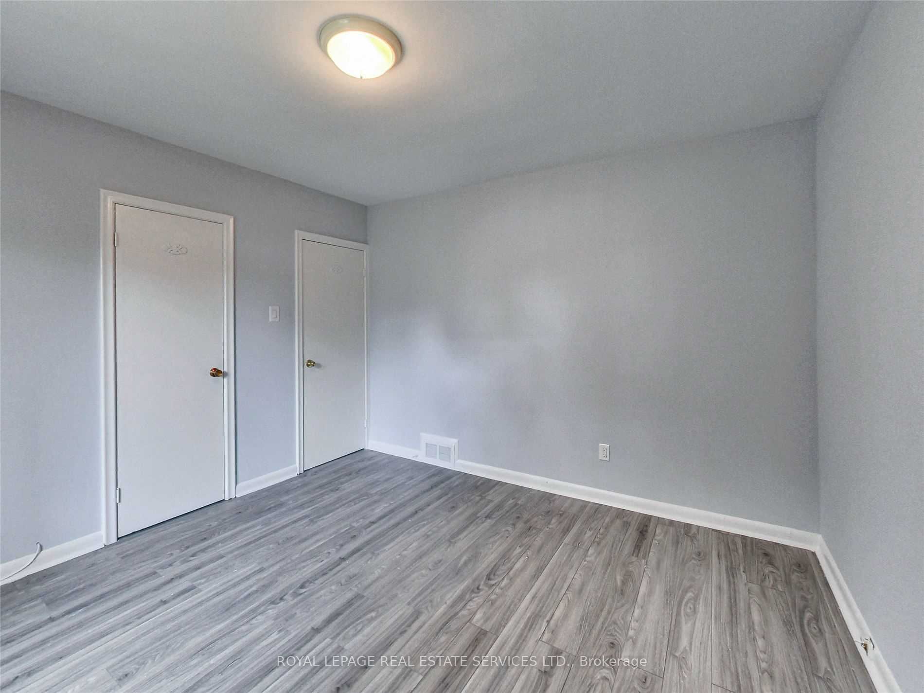 606 Byngmount Ave Property Photo 21