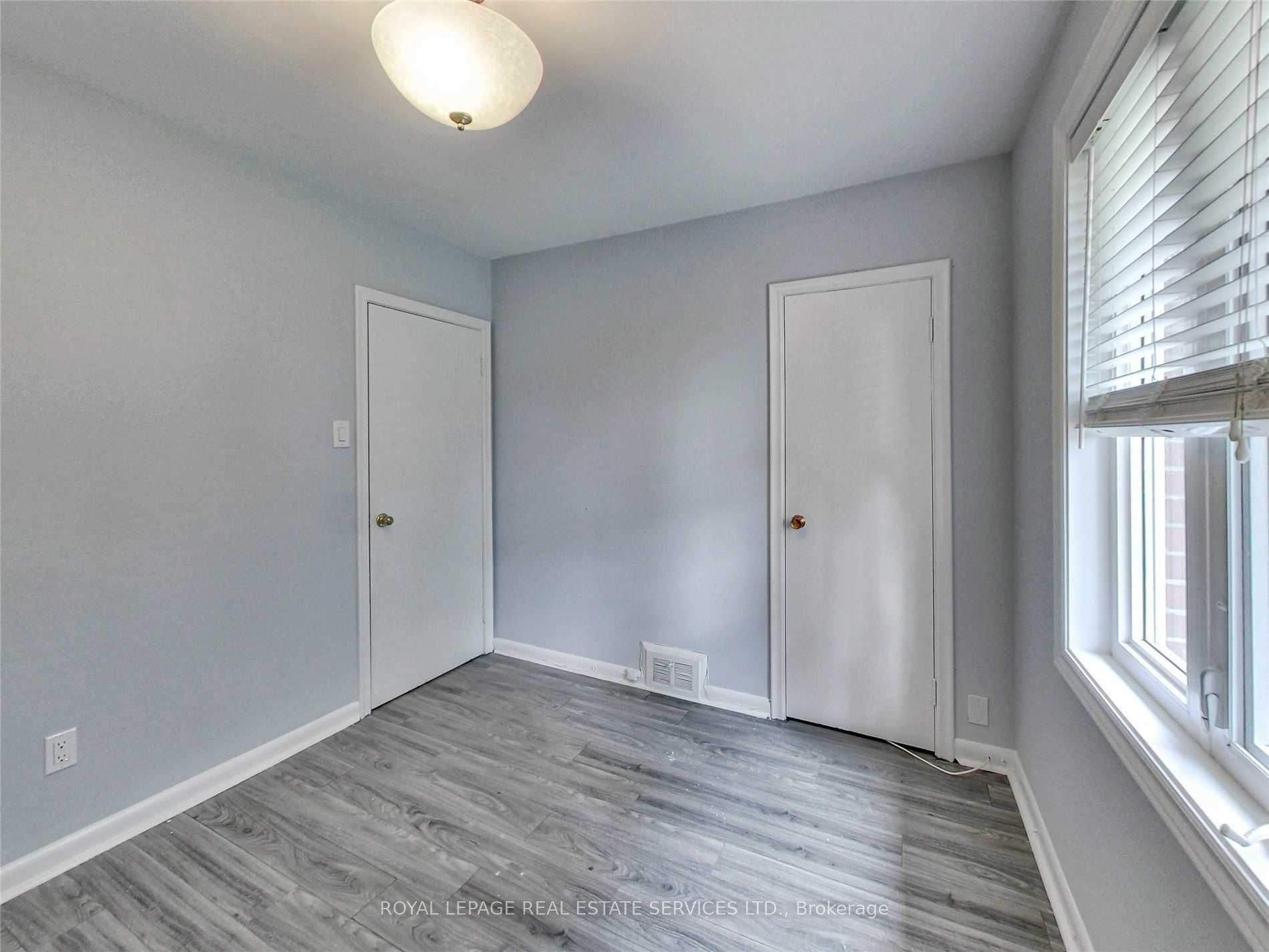 606 Byngmount Ave Property Photo 23