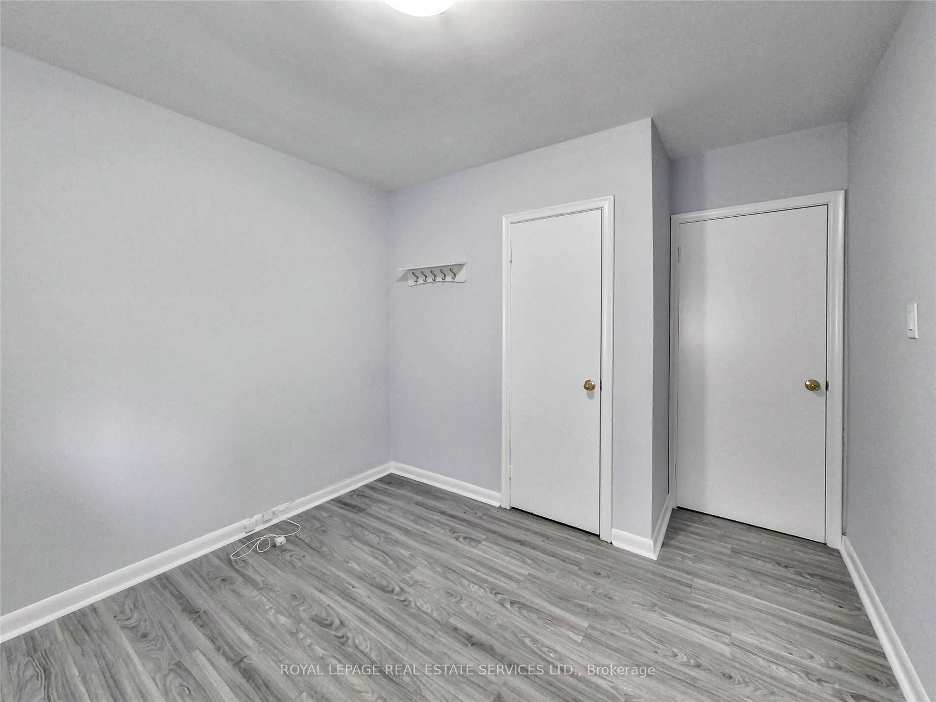 606 Byngmount Ave Property Photo 25