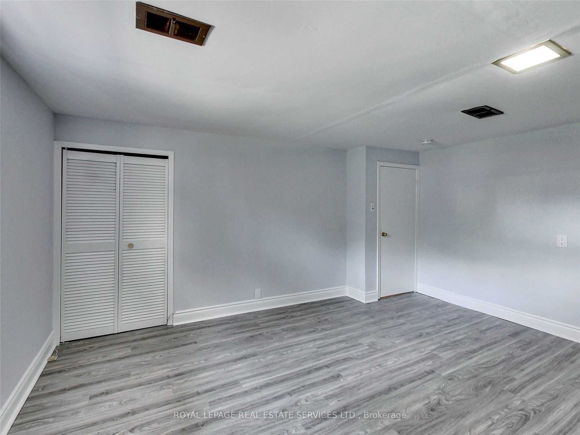 606 Byngmount Ave Property Photo 29