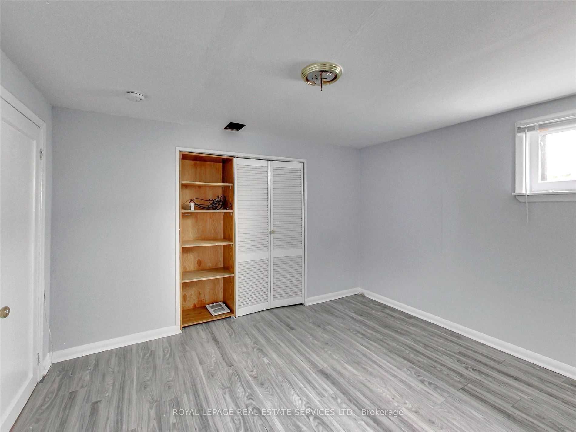 606 Byngmount Ave Property Photo 32