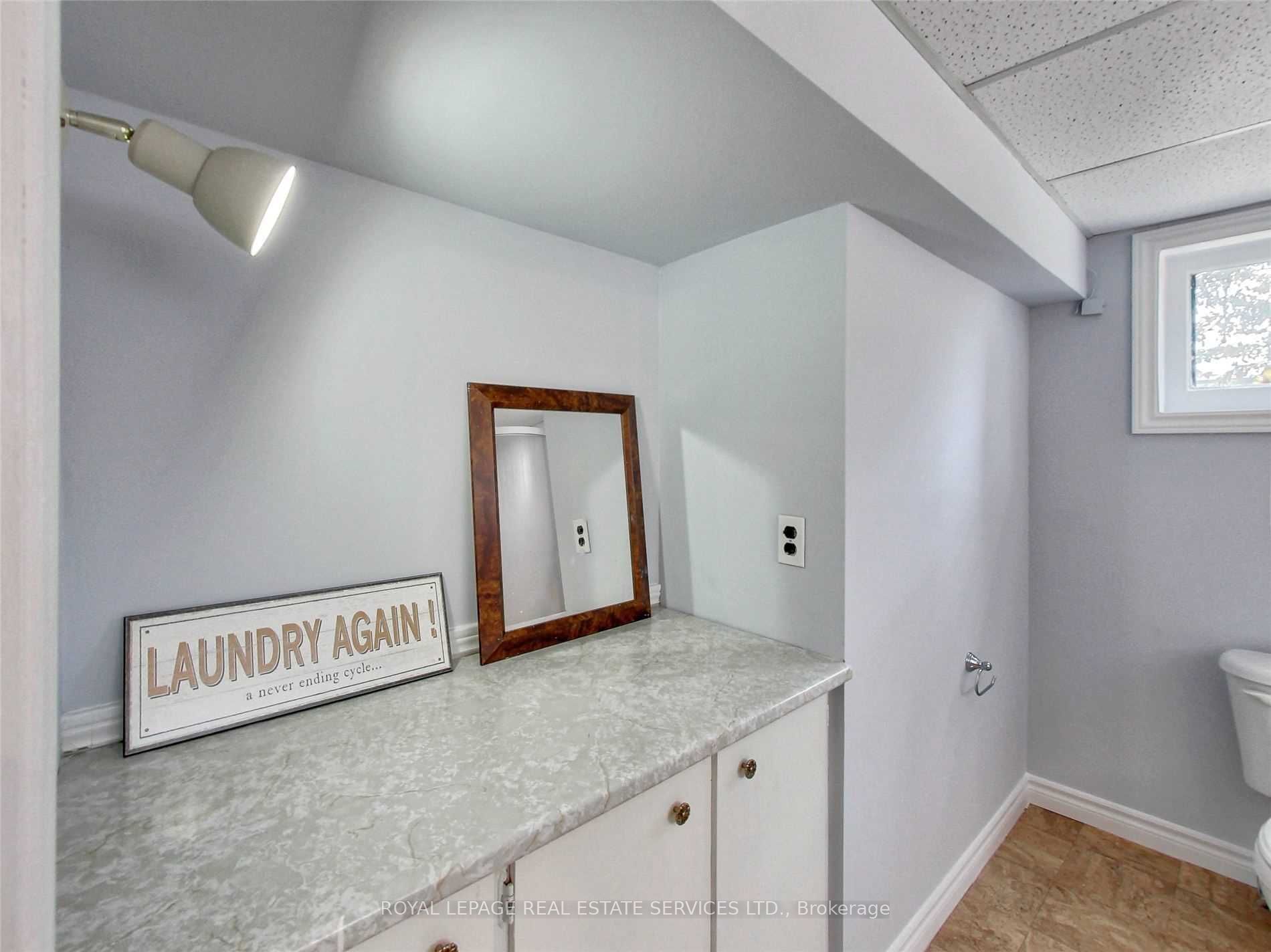 606 Byngmount Ave Property Photo 36
