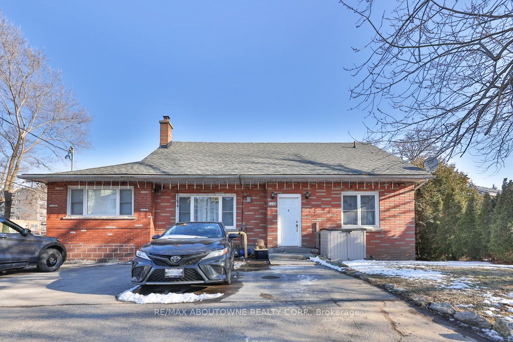 110 Prince Charles Dr Property Photo 2