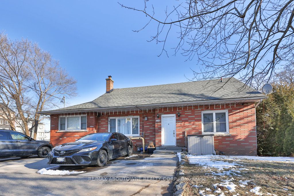 110 Prince Charles Dr Property Photo 3