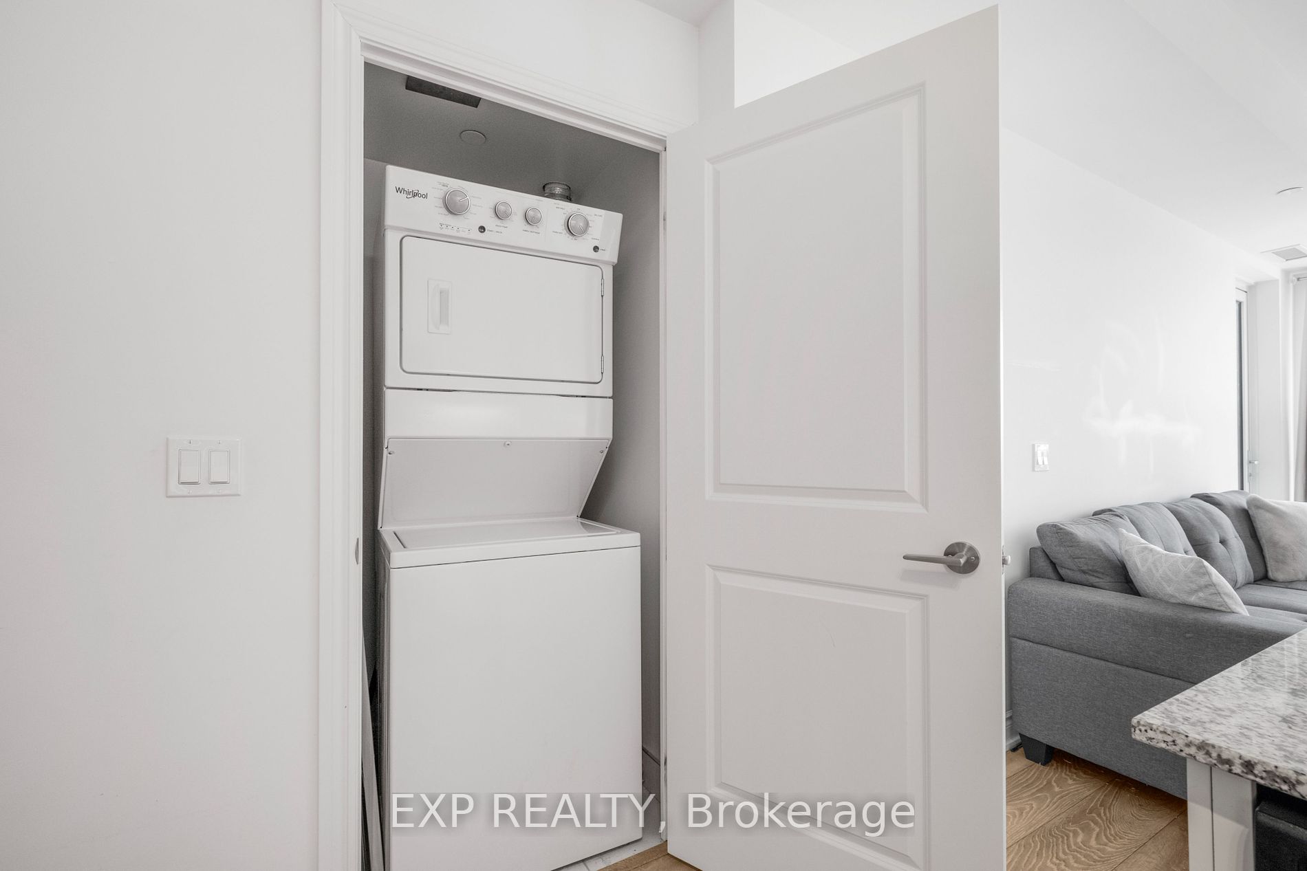 1050 Main St E 7 Property Photo 19