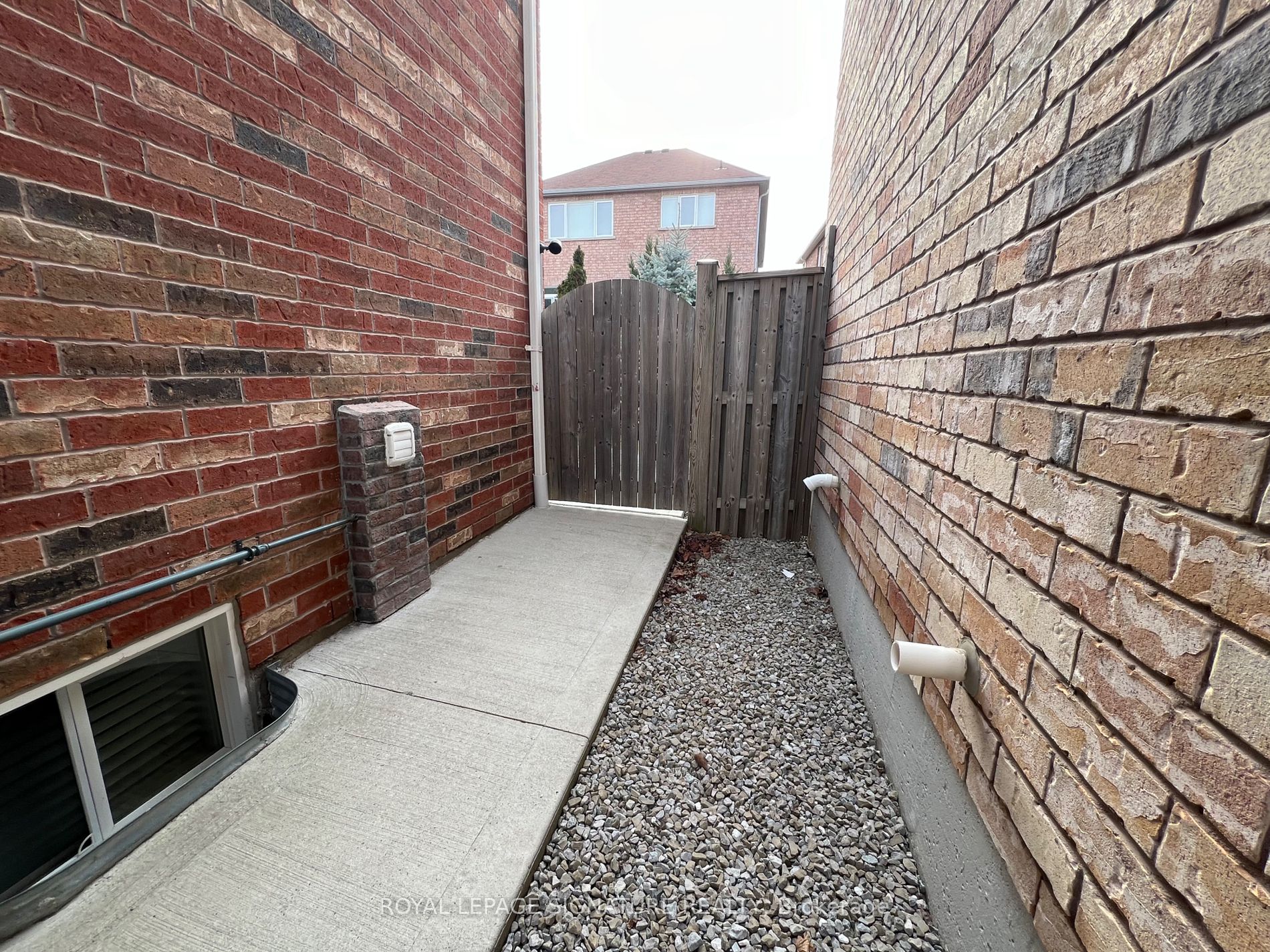 3838 Mayla Dr Property Photo 4