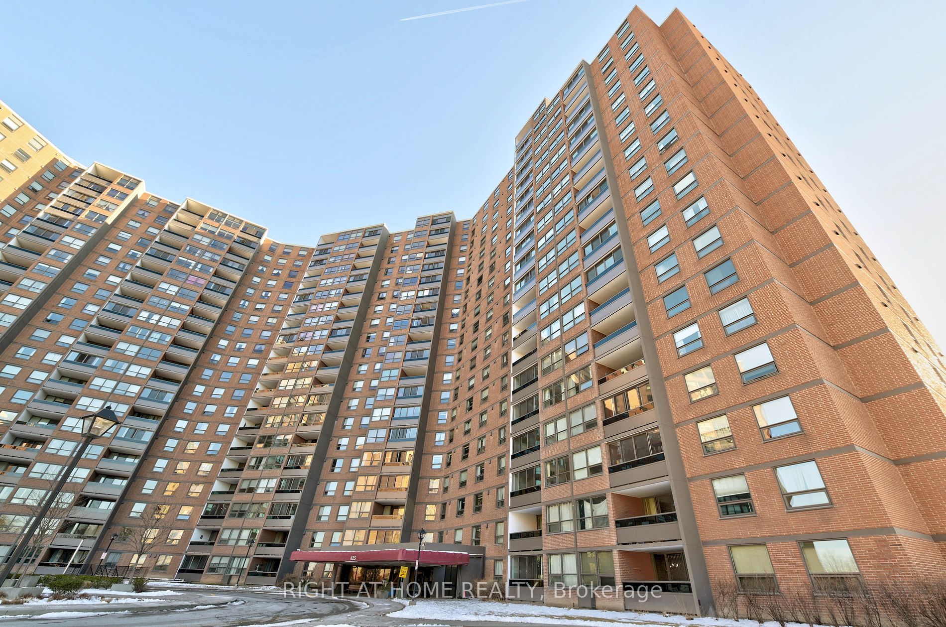 625 The West Mall 21 Property Photo 1
