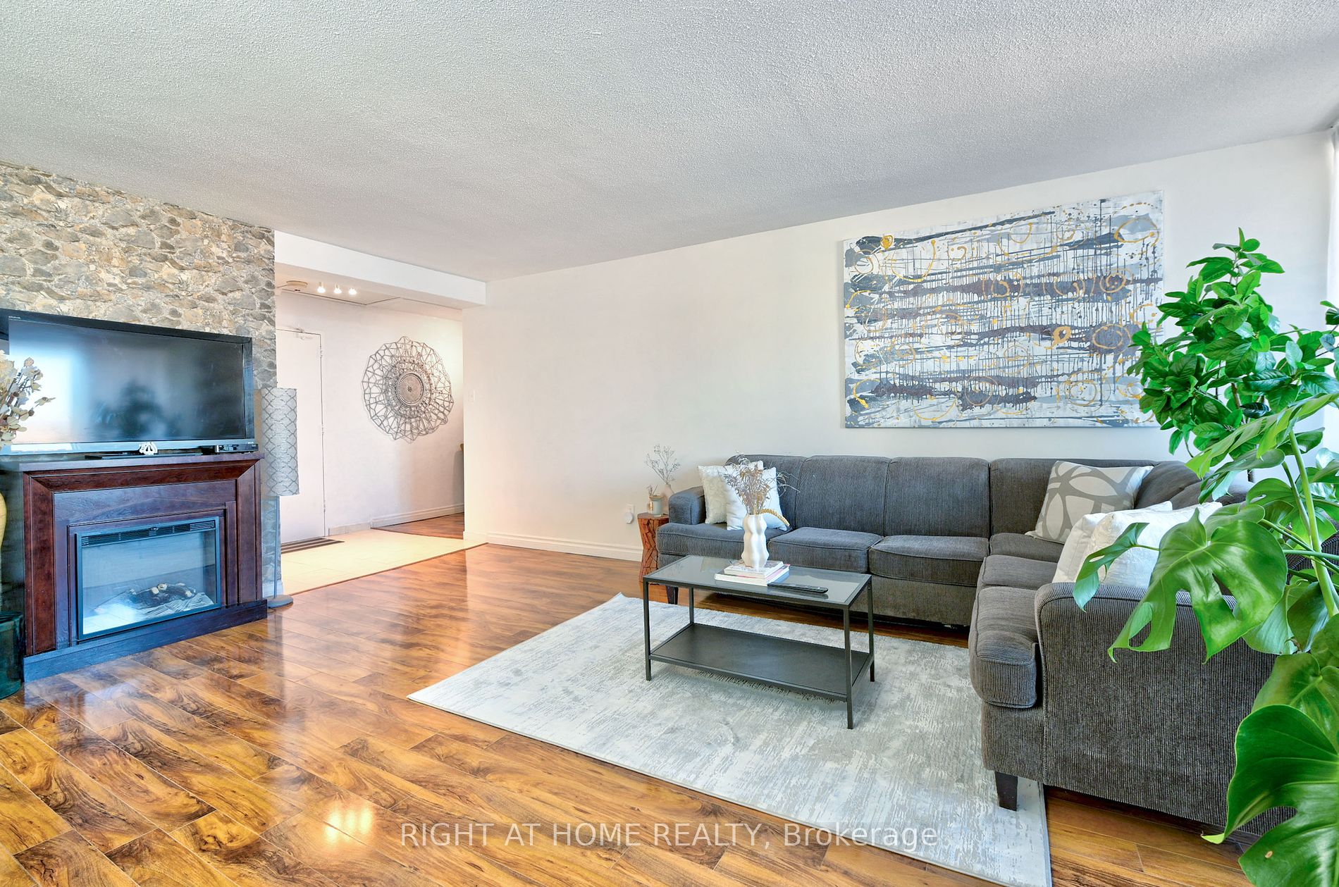 625 The West Mall 21 Property Photo 4